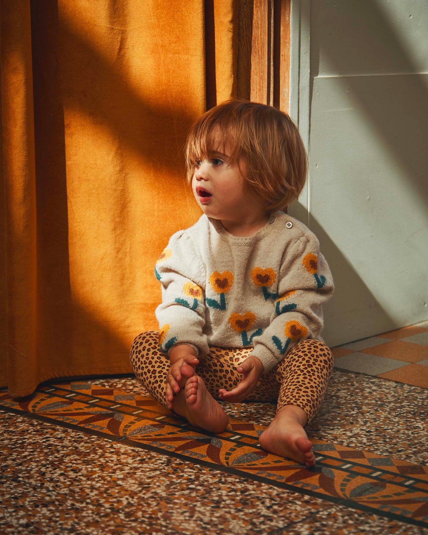 Pull fille tulipe grège