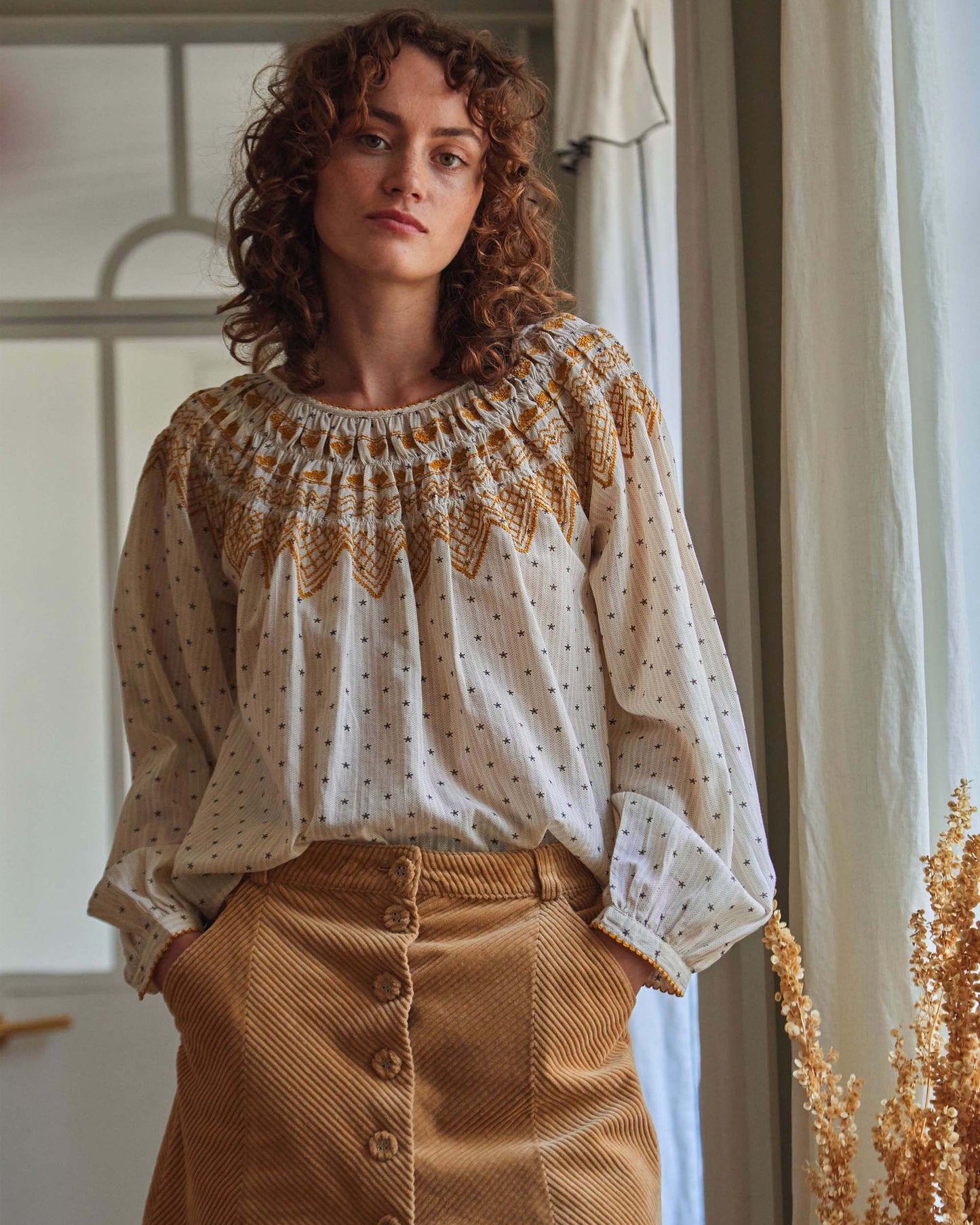 Blouse smockée étoiles coton écru