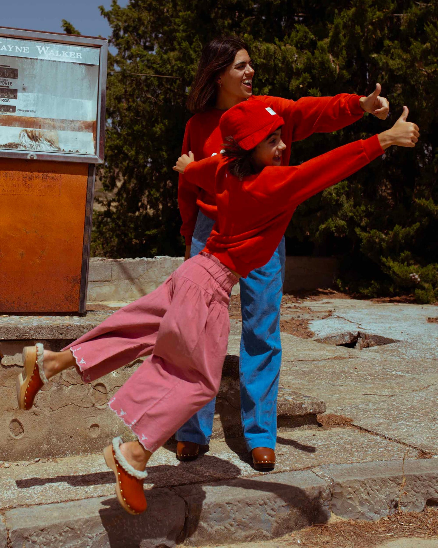 Pantalon brodé velours rose