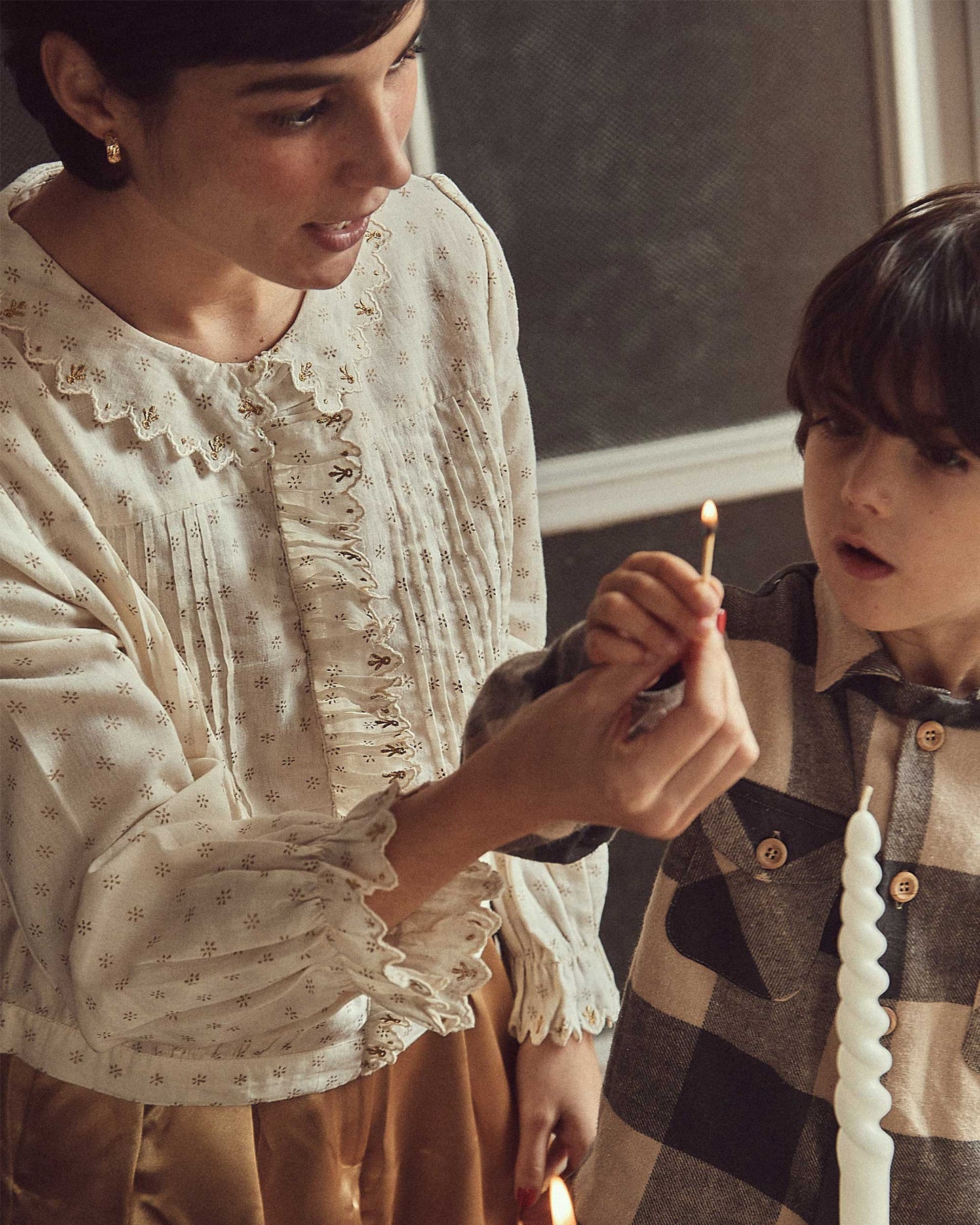 Blouse motifs dorés écru