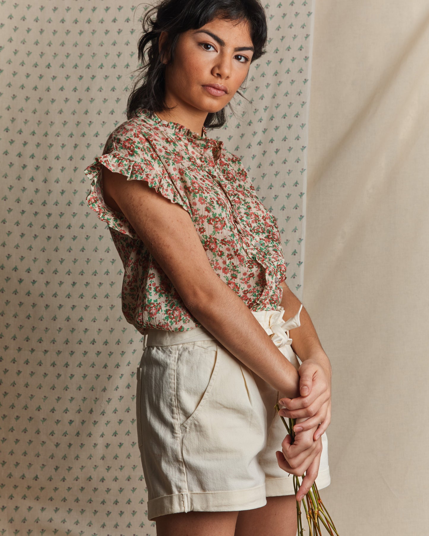 Short ceinturé coton stretch écru
