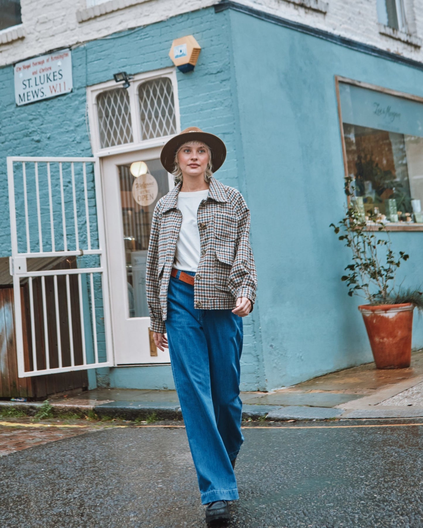 Blue organic cotton scalloped pocket jeans