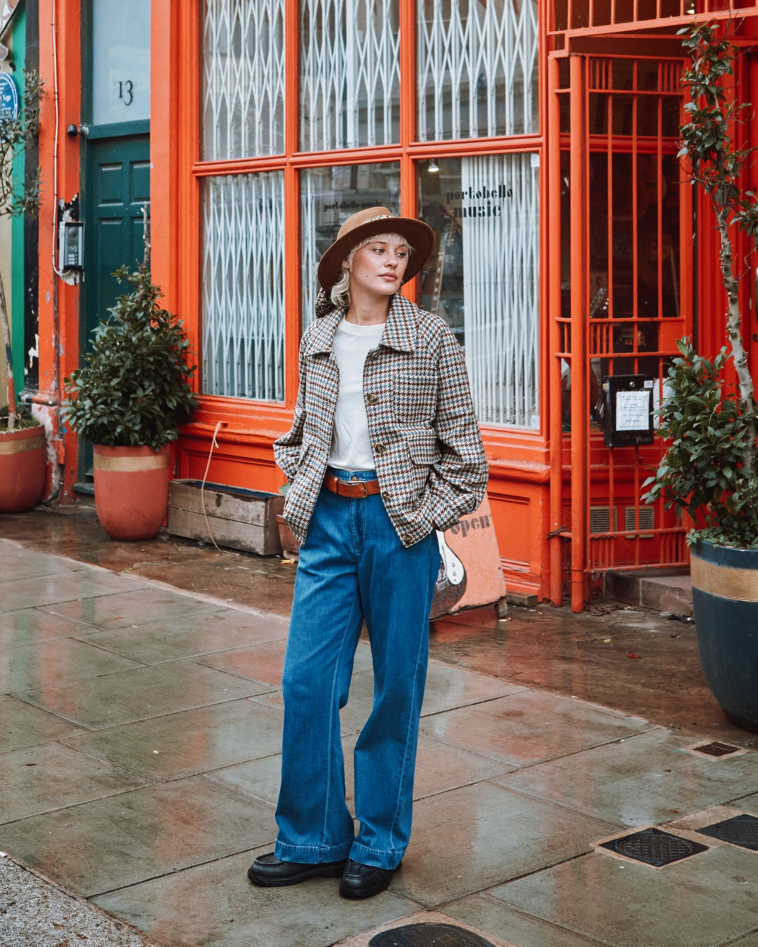 Blue organic cotton scalloped pocket jeans