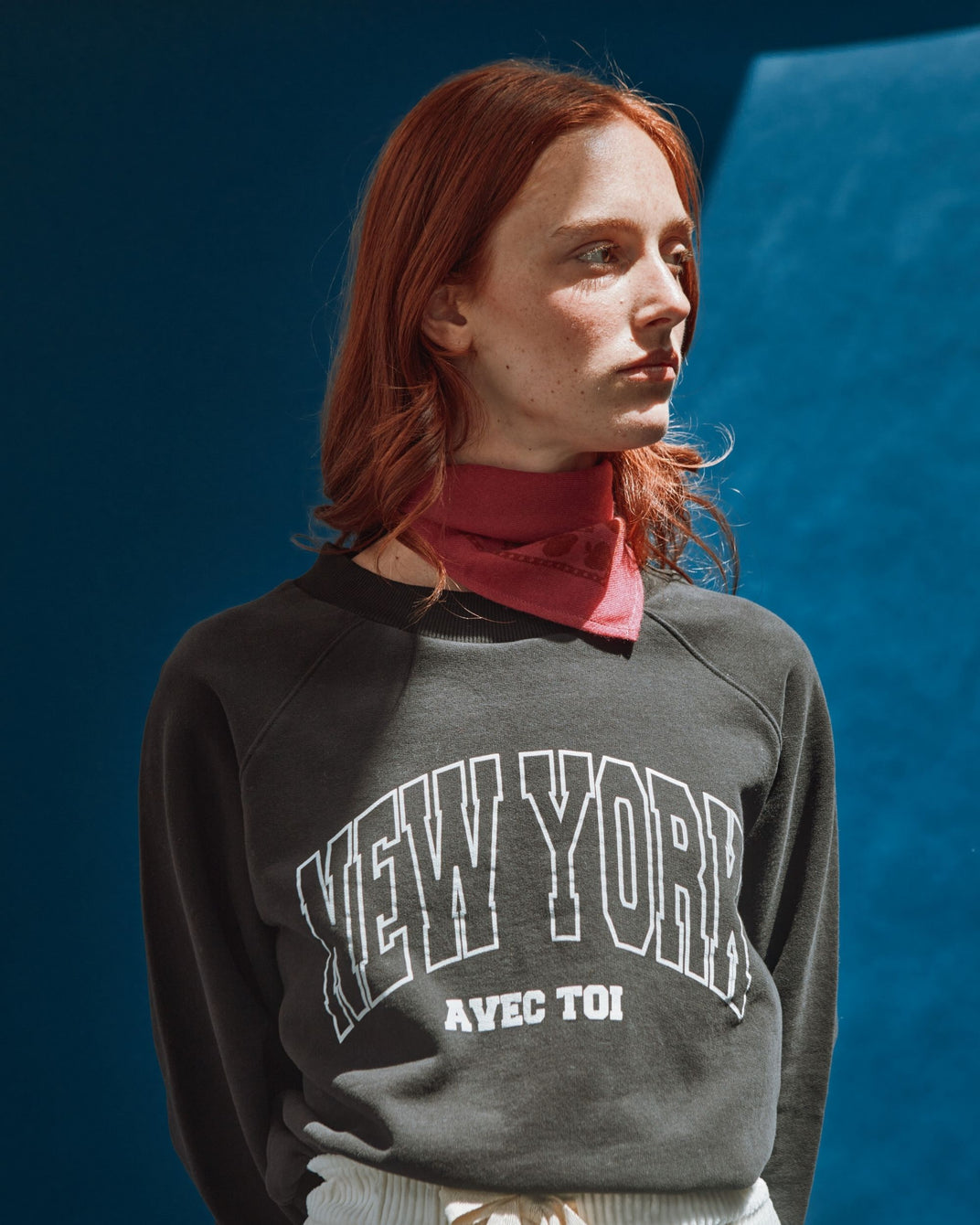 black New York sweatshirt
