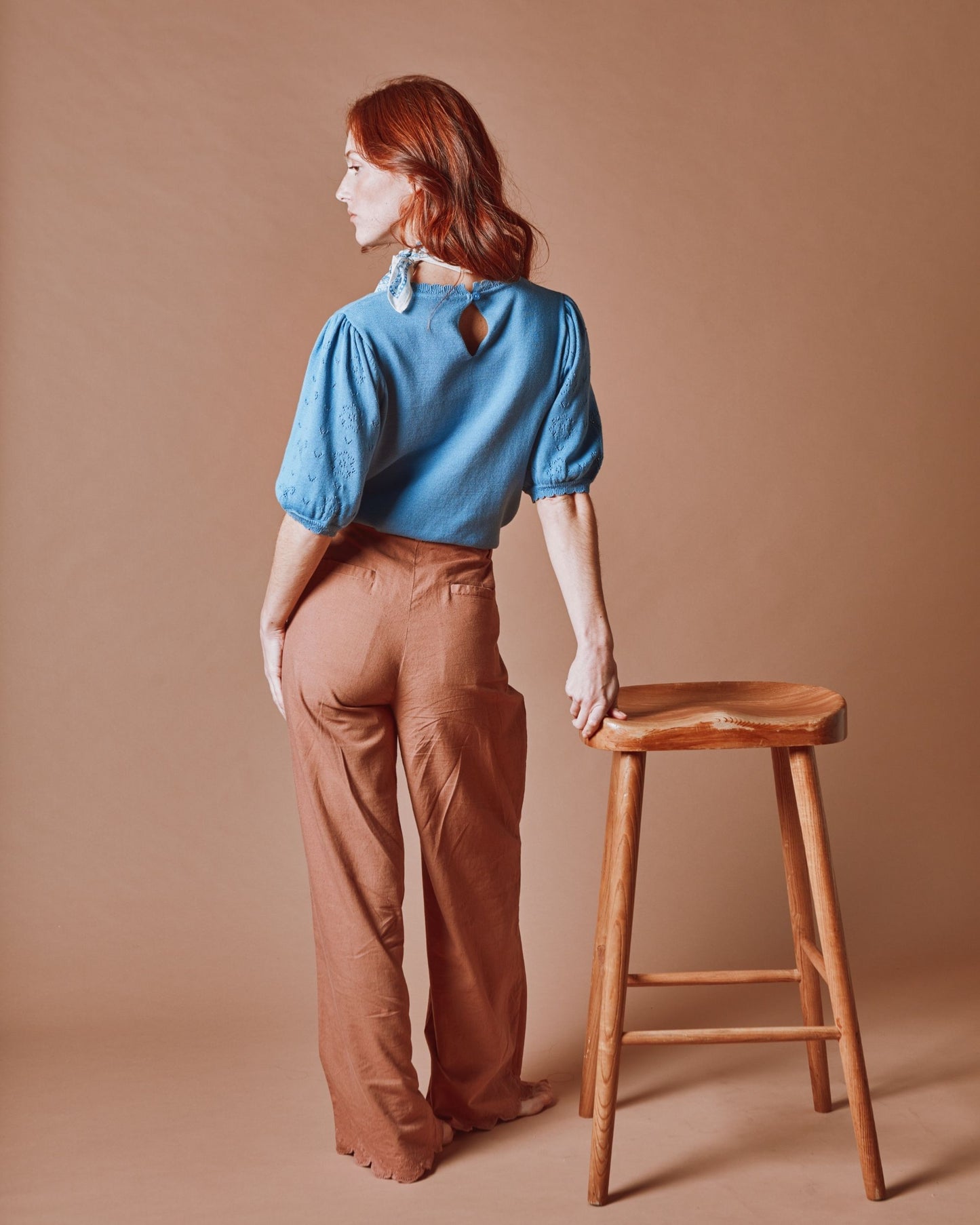 Pull - Ajouré noeud bleu