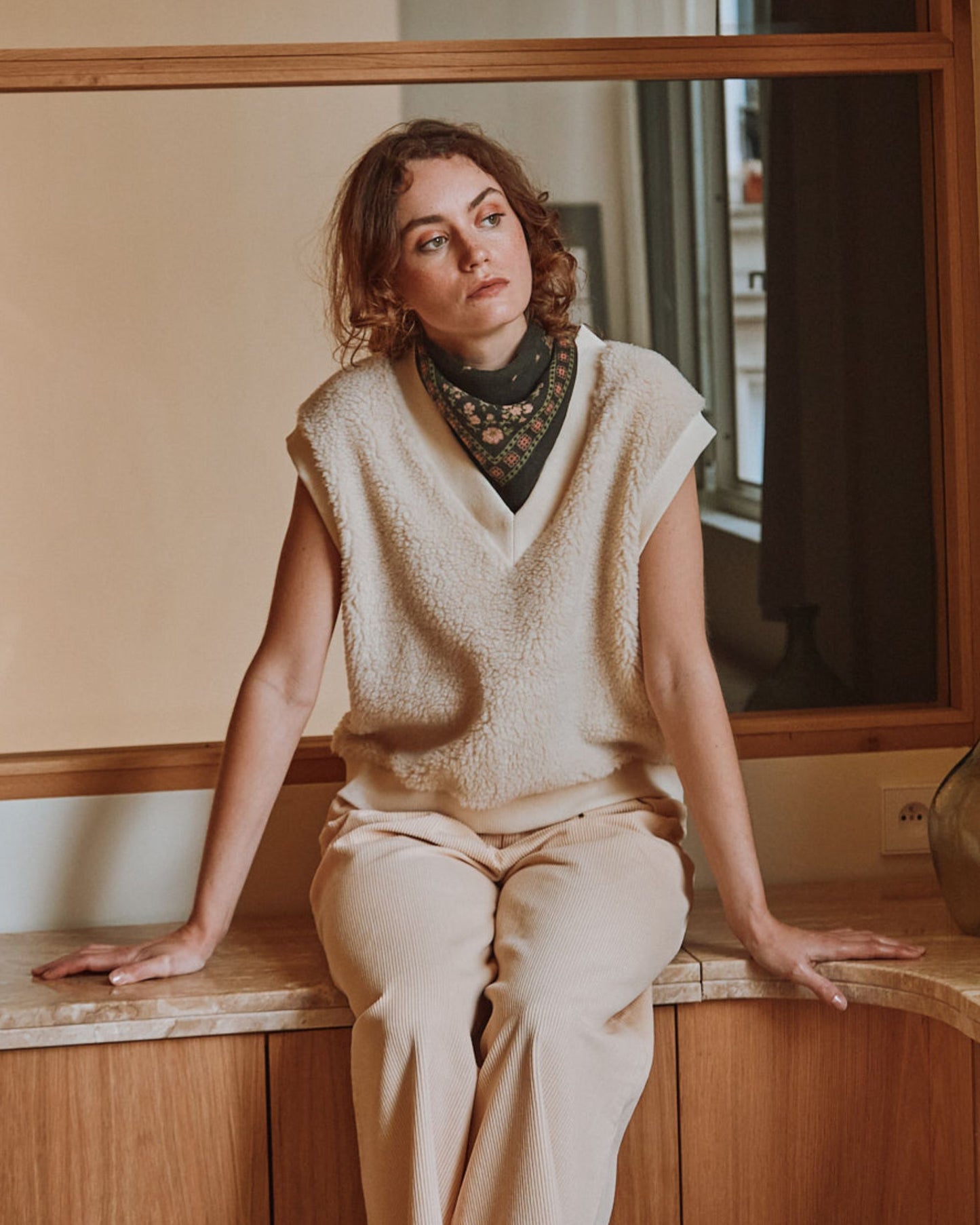 Ecru sherpa sleeveless sweatshirt