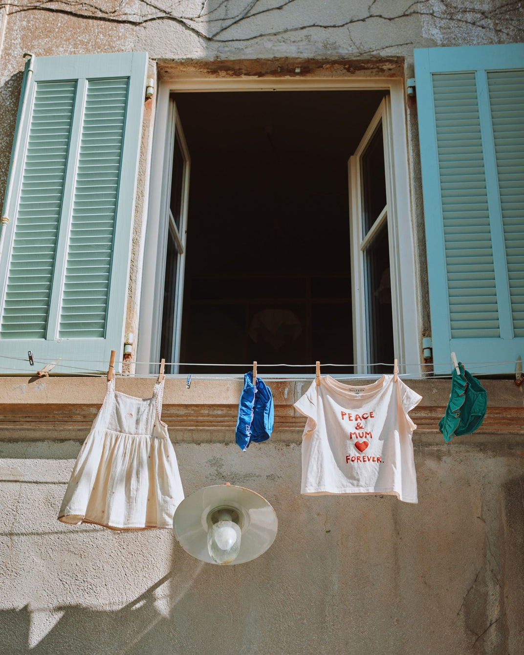 Robe brodée coeur écru