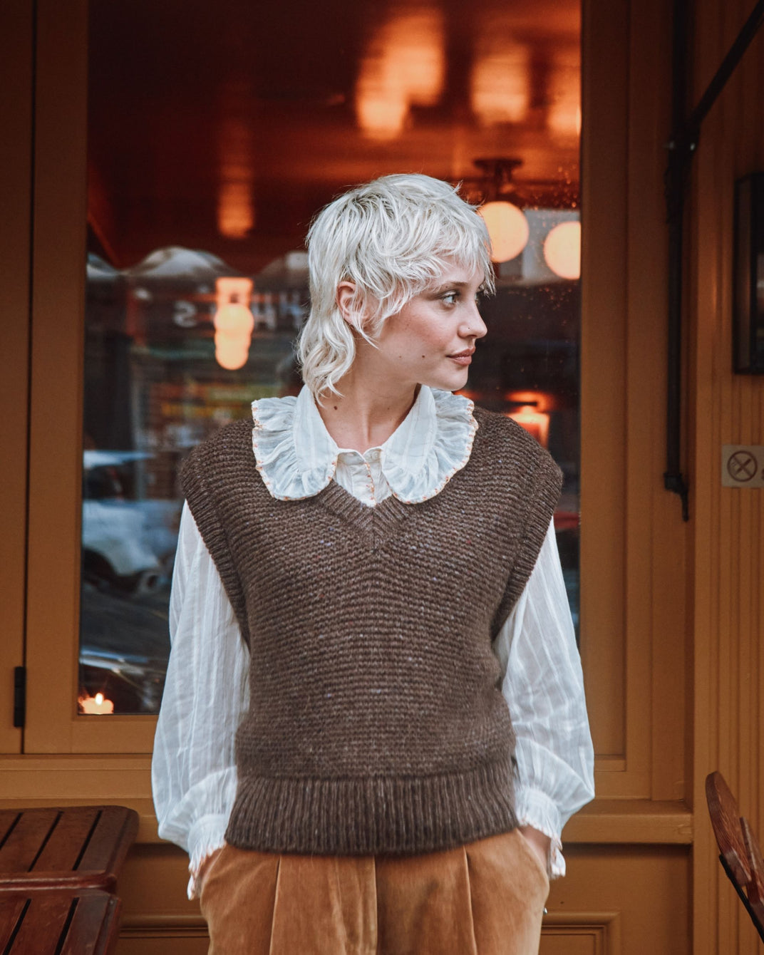 blouse with ecru embroidered flower border collar