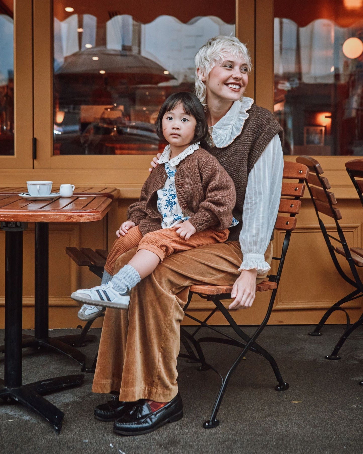 blouse with ecru embroidered flower border collar