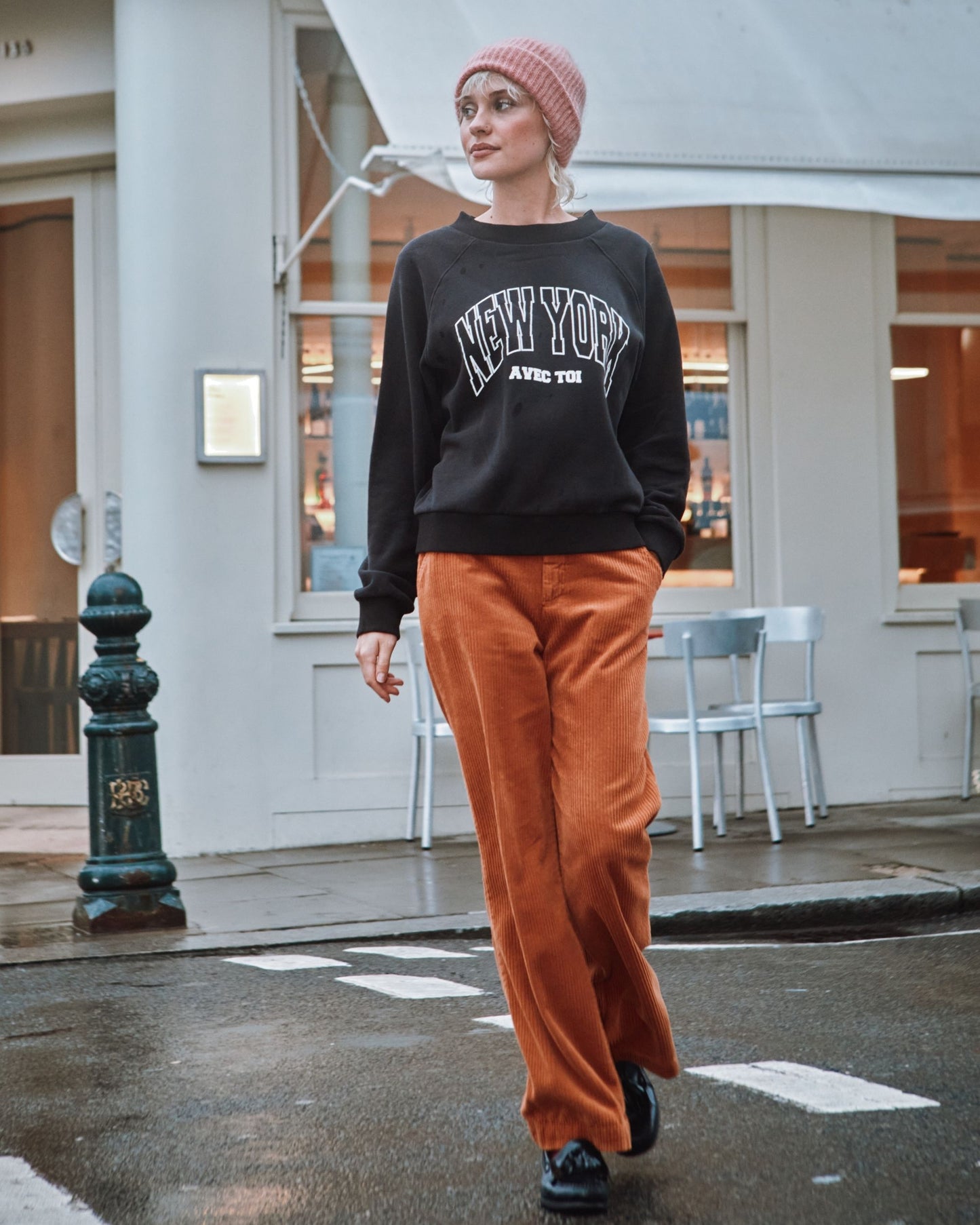 black New York sweatshirt