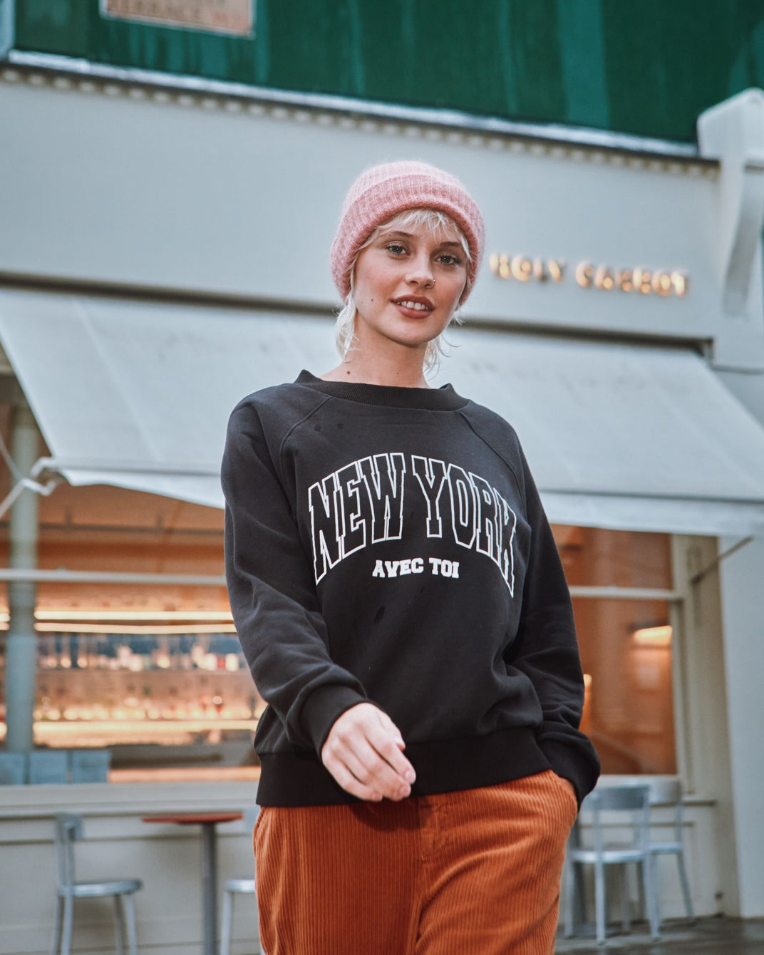 black New York sweatshirt