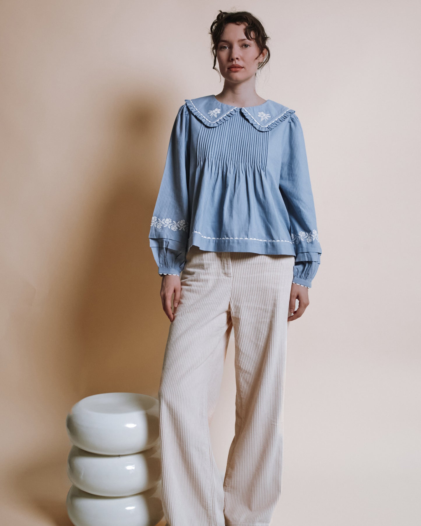 Blouse - Grand col brodé point de croix bleu