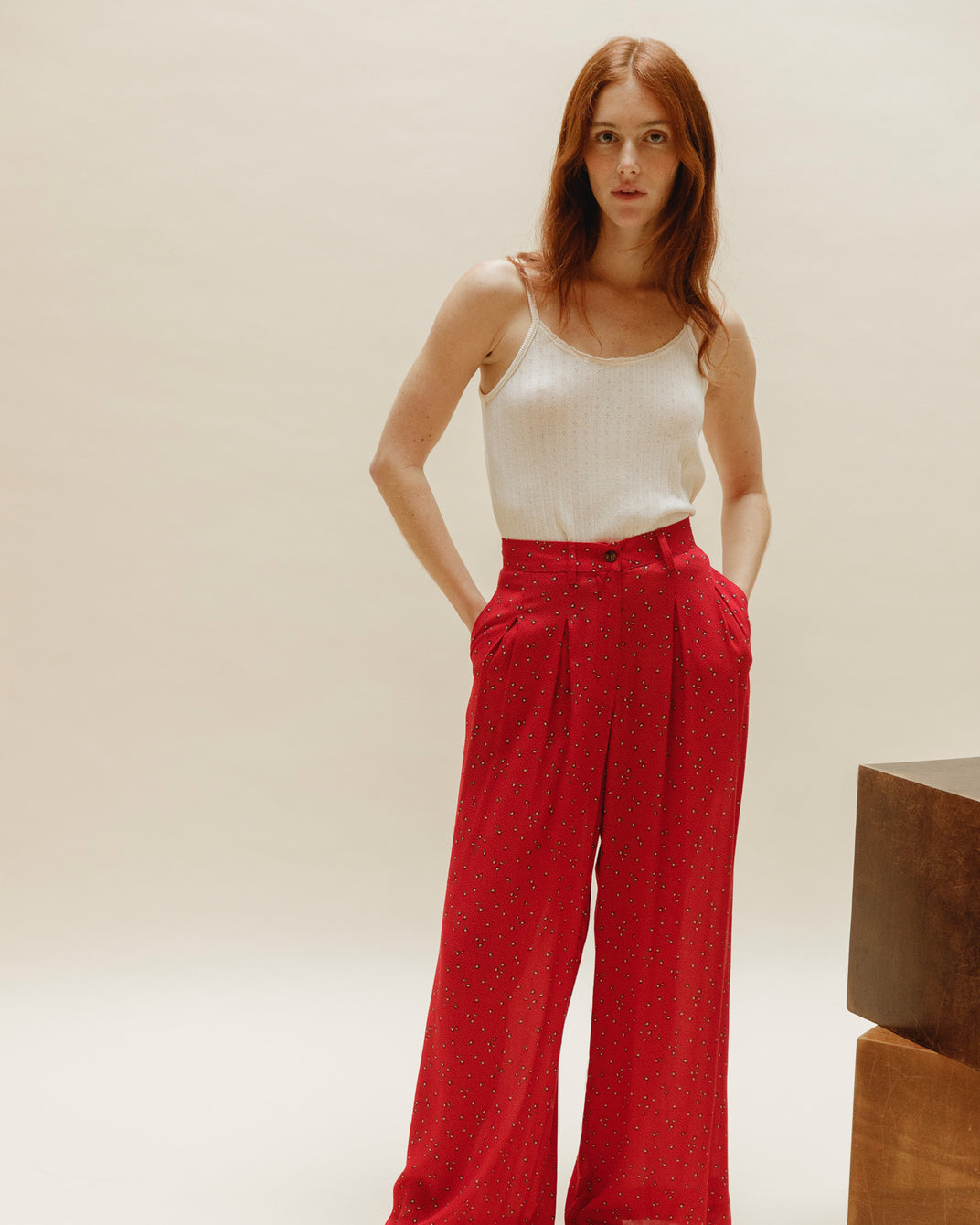 Pantalon palazzo à fleurs rouge