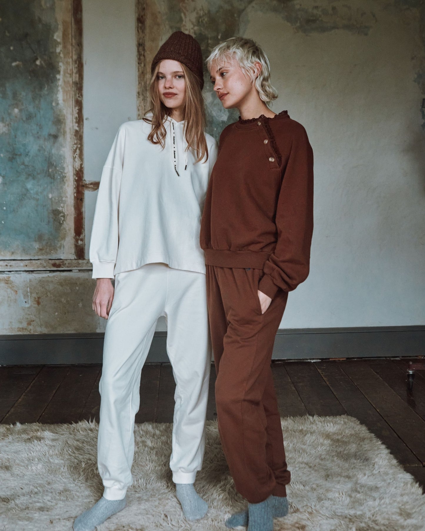 Sweat broderie anglaise coton bio châtaigne