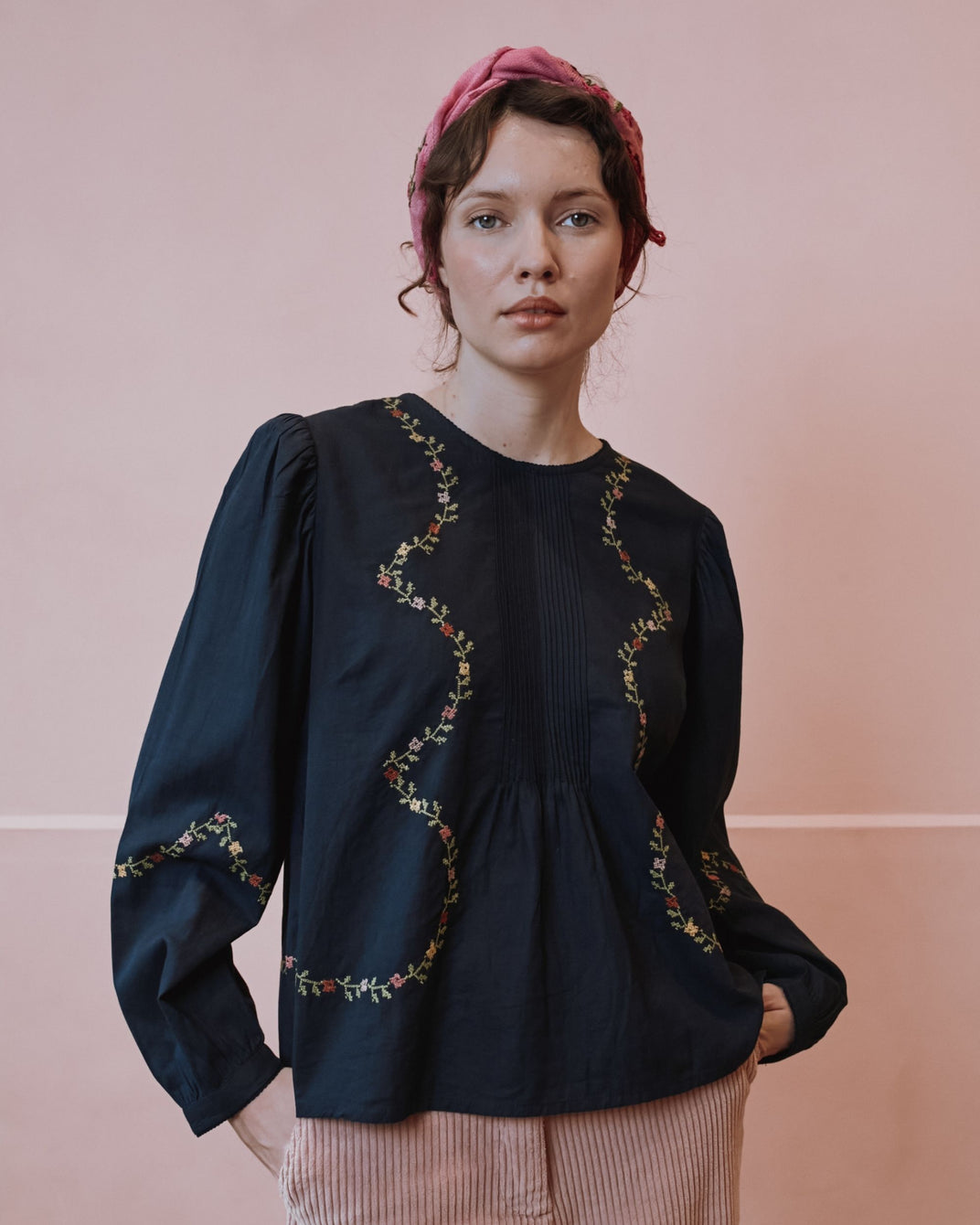 Blouse - Brodée point de croix noir