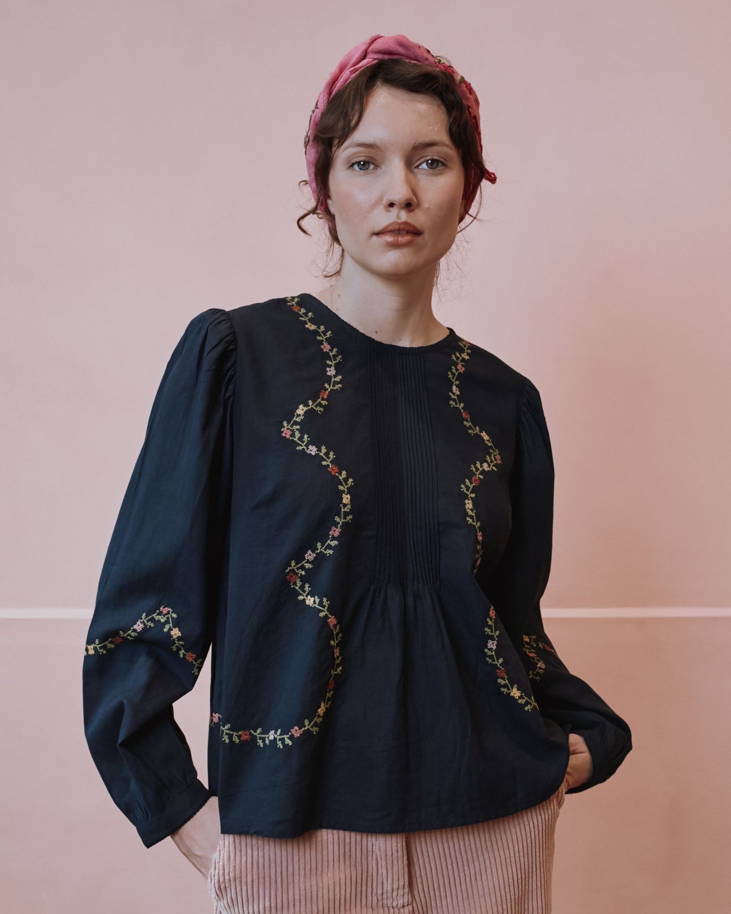 Blouse - Brodée point de croix noir