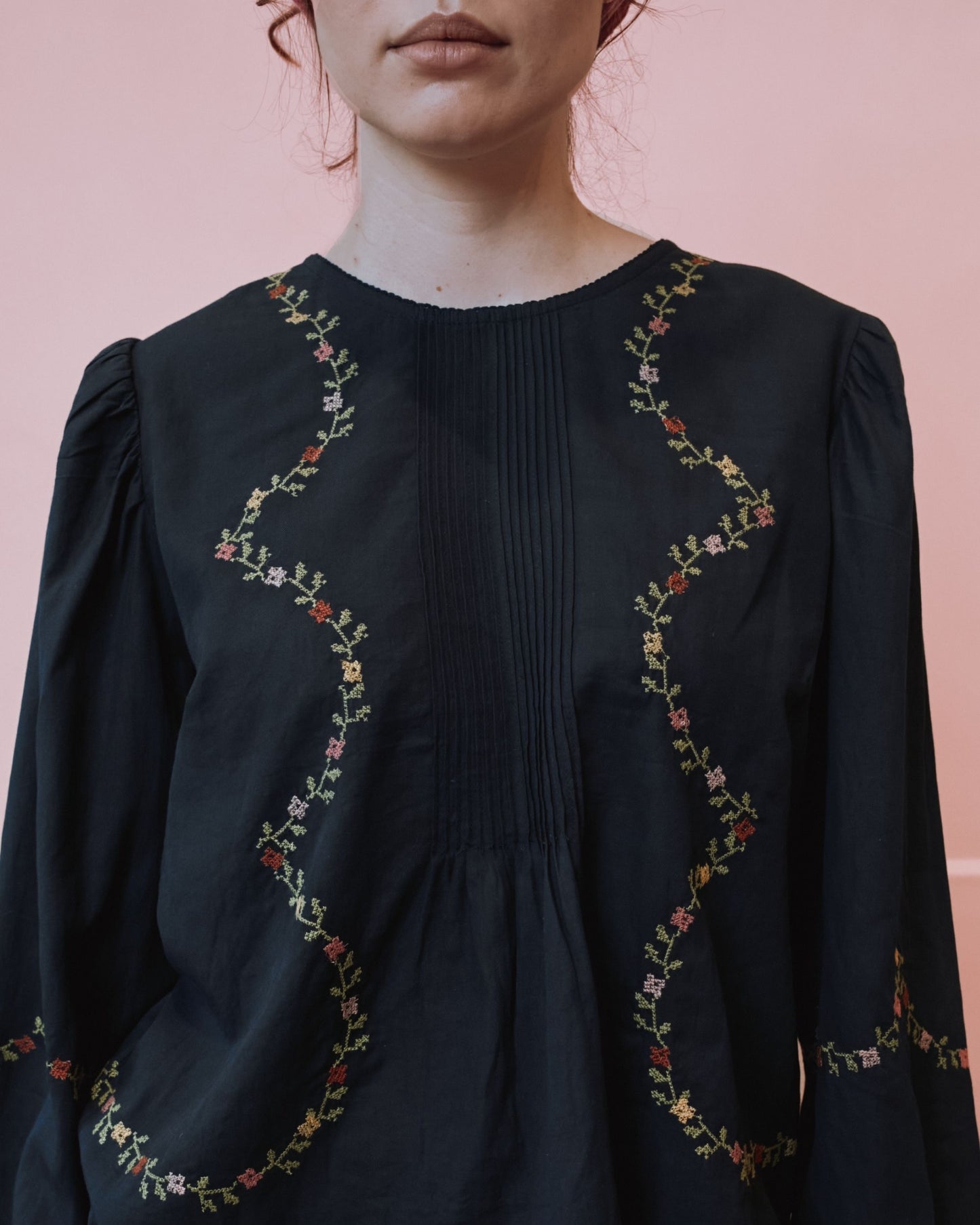 Blouse - Brodée point de croix noir