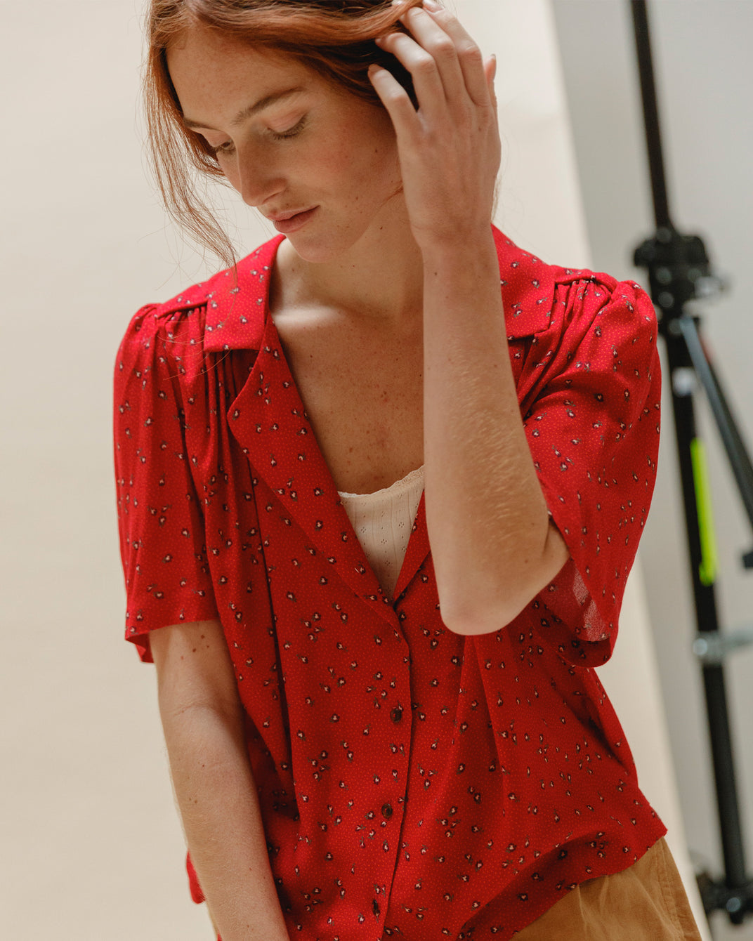 Chemisette à fleurs rouge