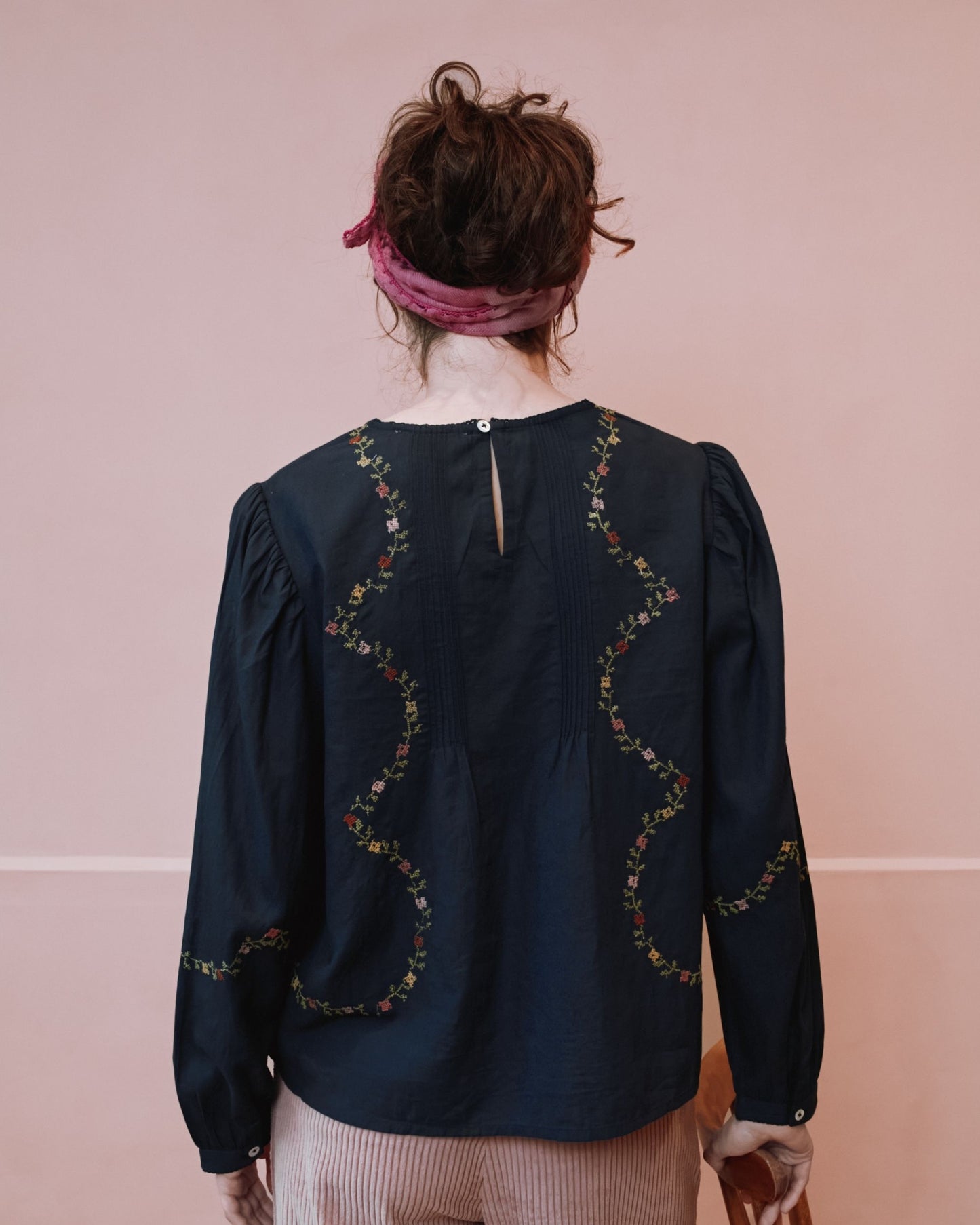 Blouse - Brodée point de croix noir