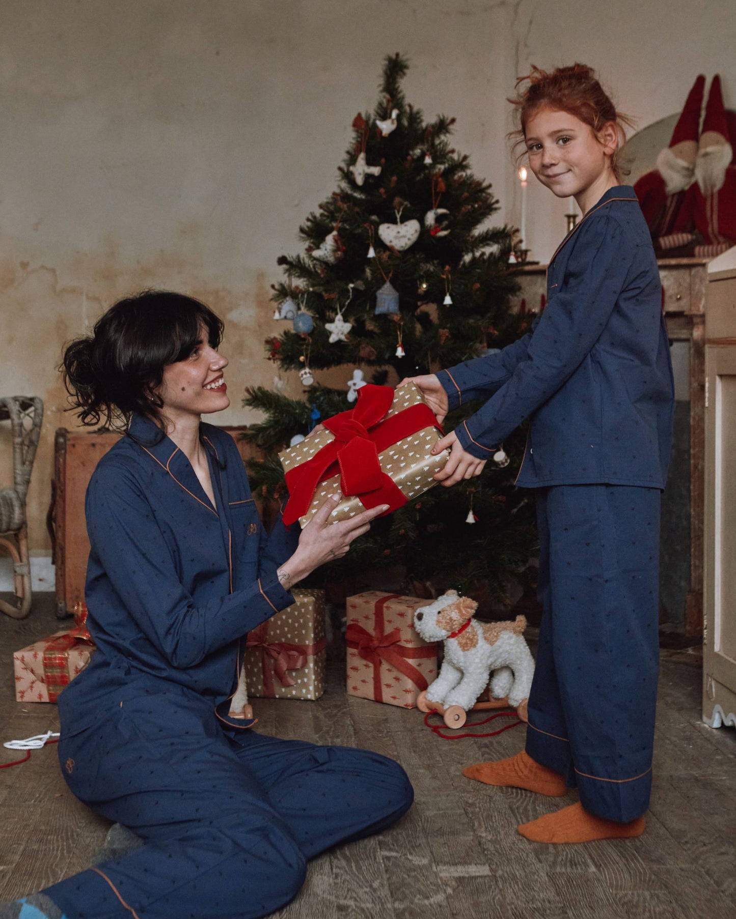 Pyjama fille coeurs brodés navy