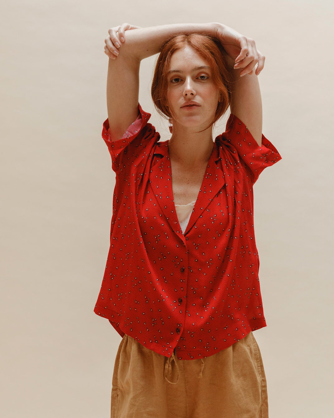 Chemisette à fleurs rouge