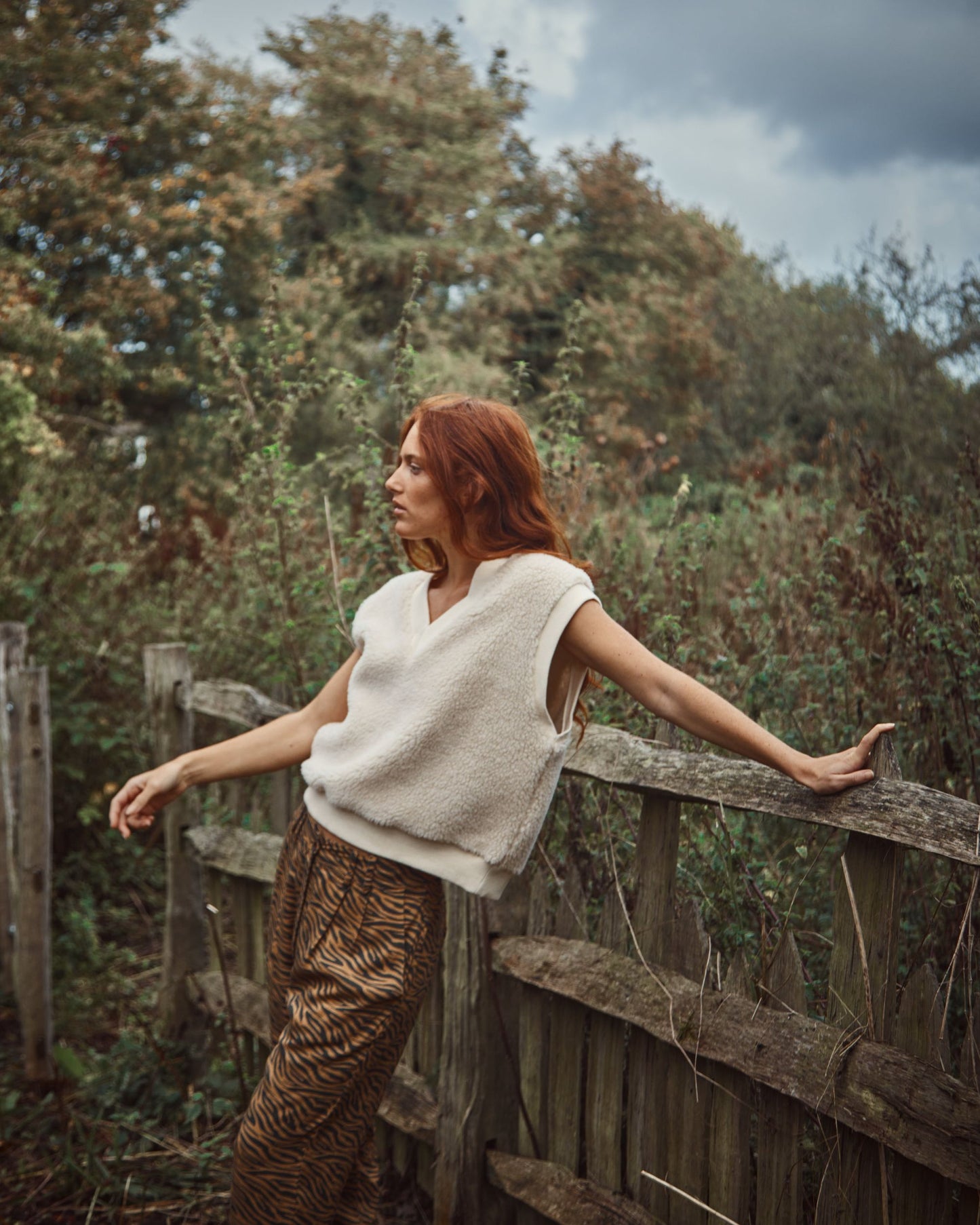 Ecru sherpa sleeveless sweatshirt