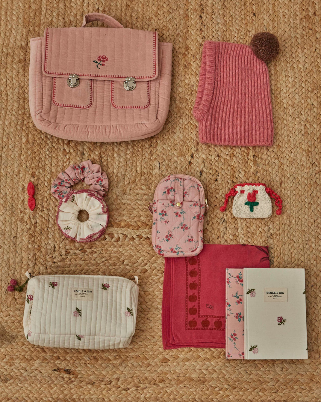 Cahier écru roses brodées