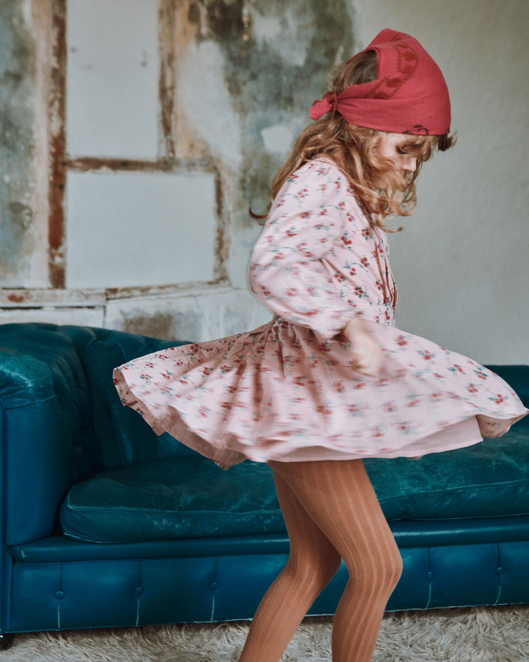 Robe col crochet rose à fleurs rouges
