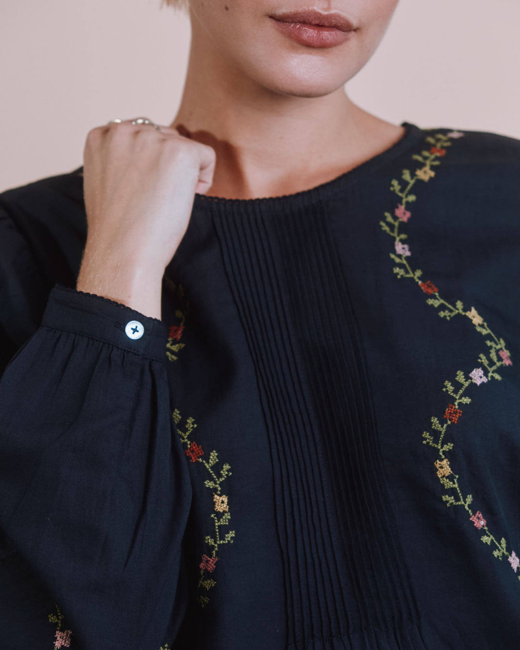 Blouse - Brodée point de croix noir
