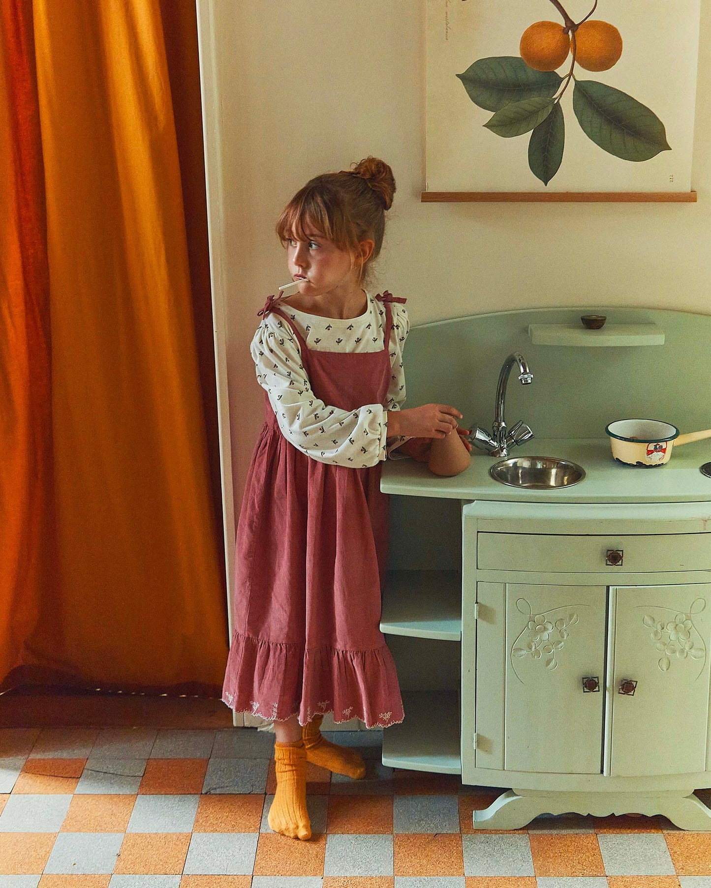 Robe à bretelles velours flamingo