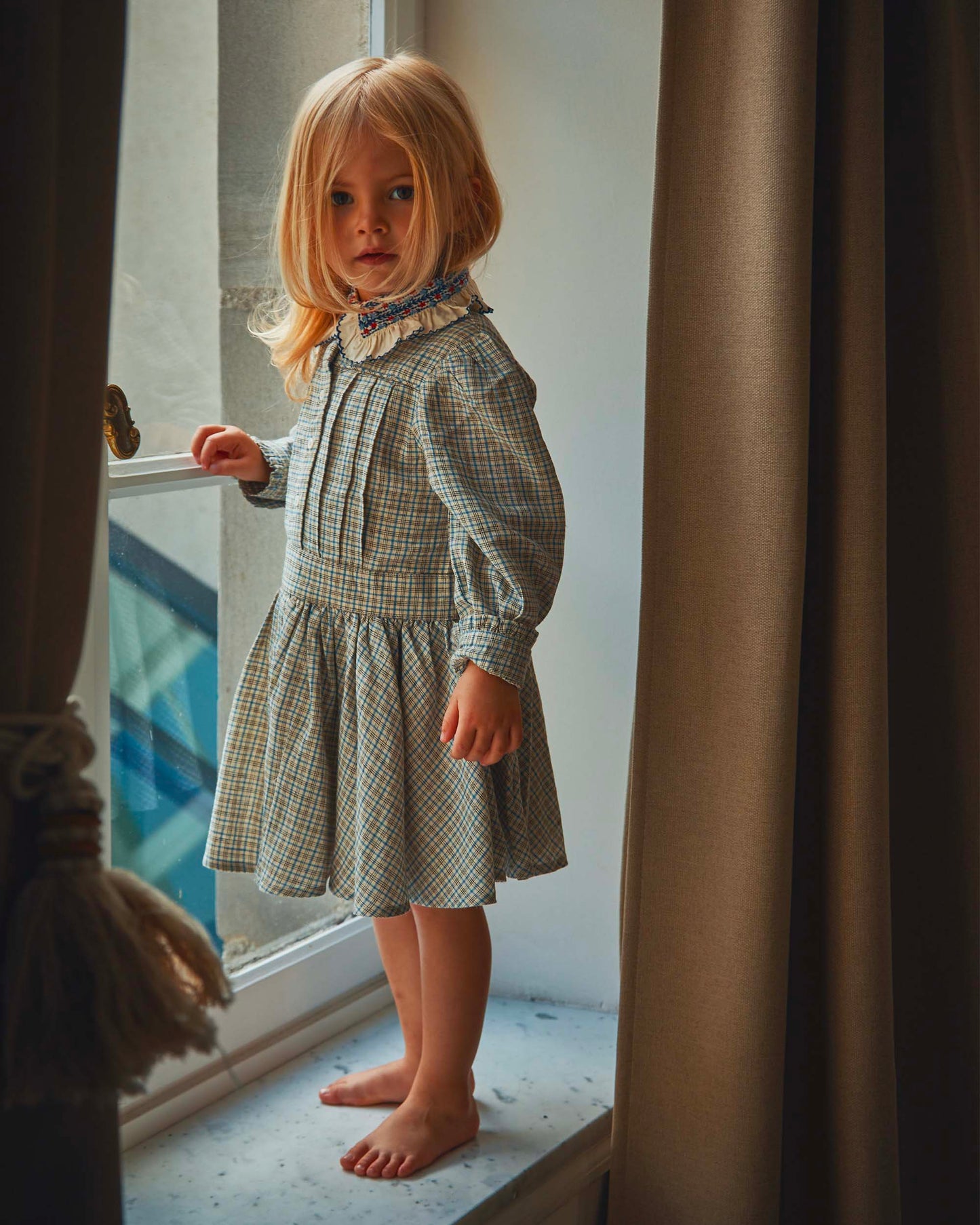 Robe col brodé caroline marine