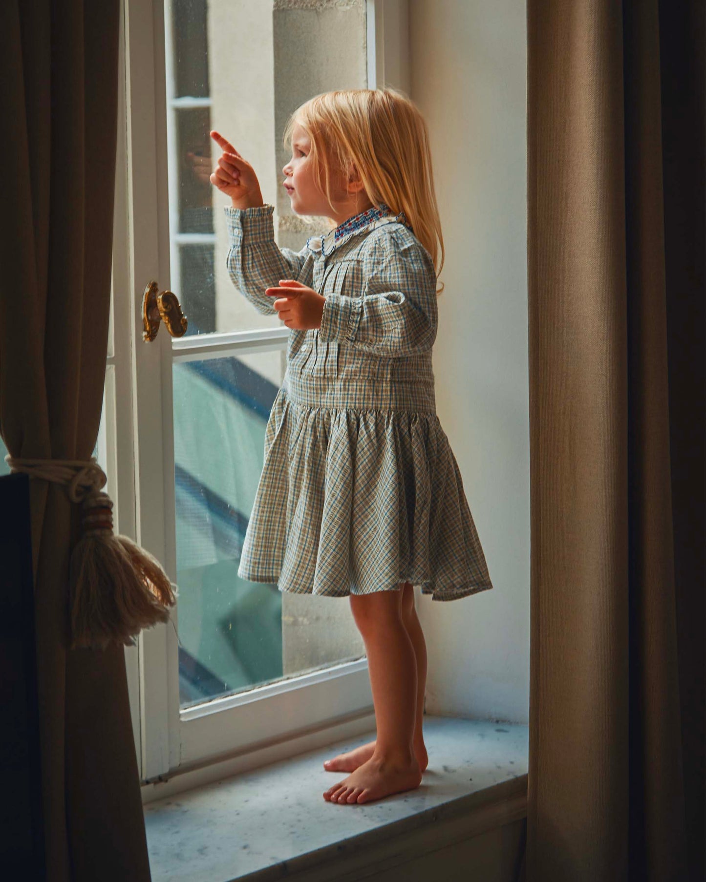 Robe col brodé caroline marine