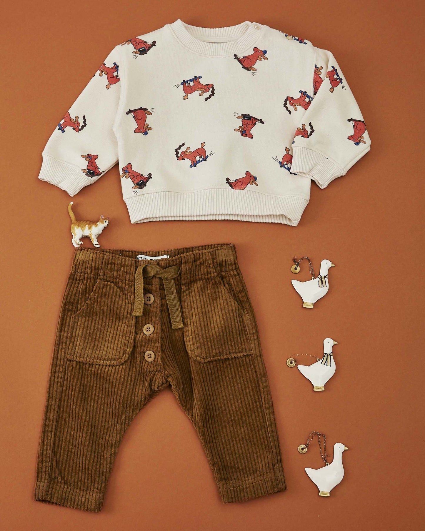 Sweat coton bio chien skateur crème