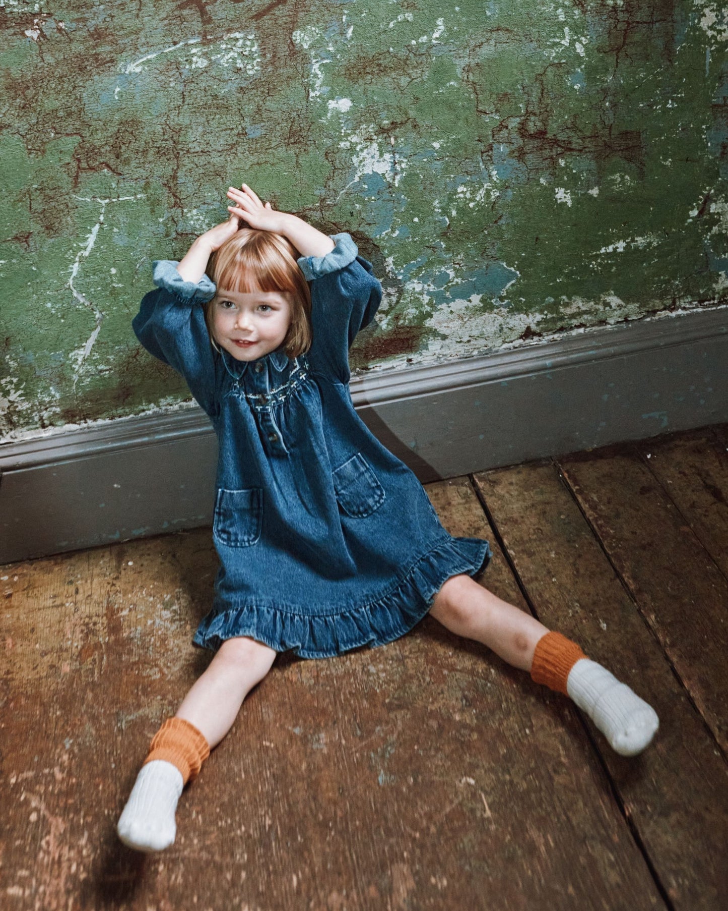 Robe brodée denim bleu