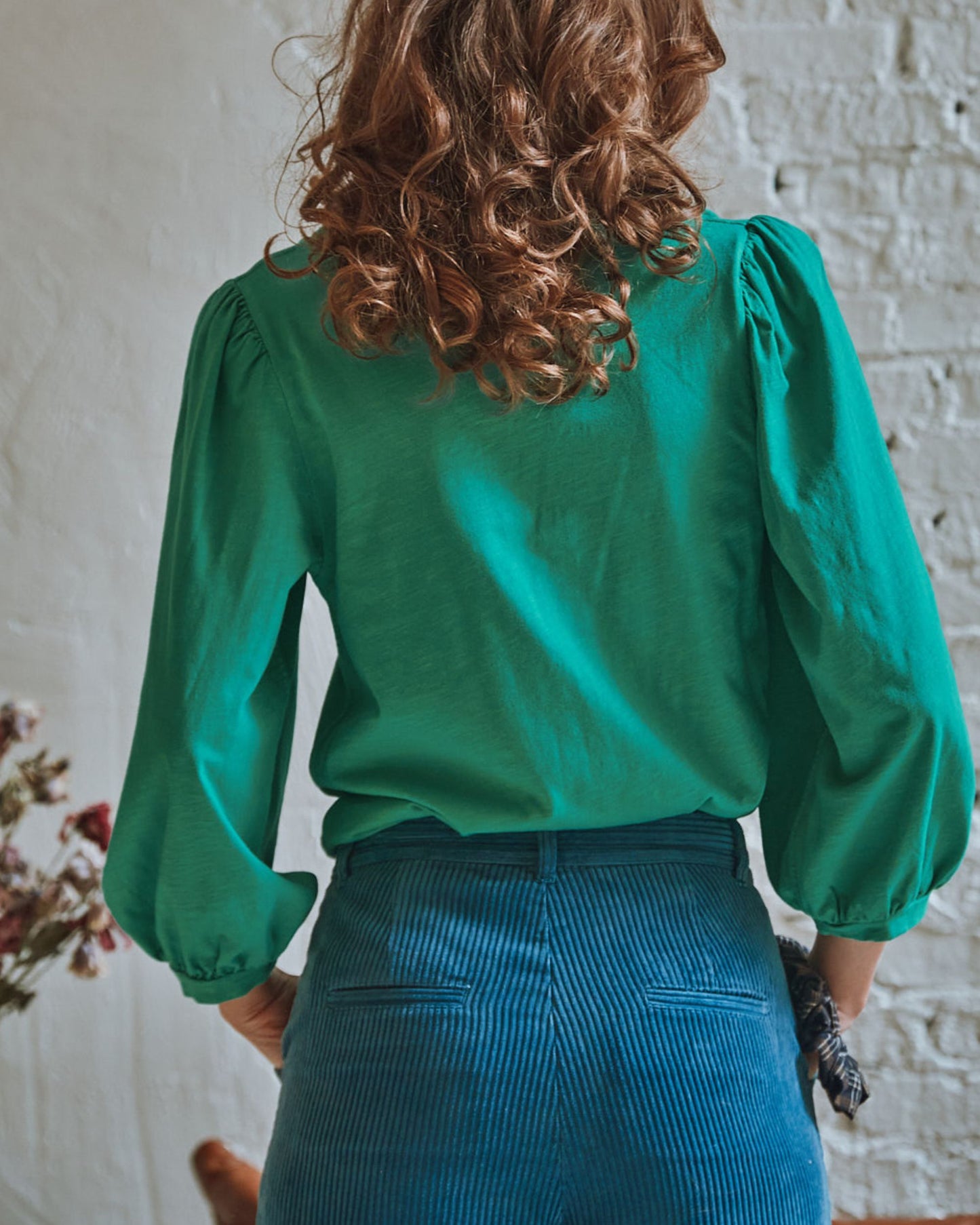 Organic cotton balloon sleeve t-shirt with menthol