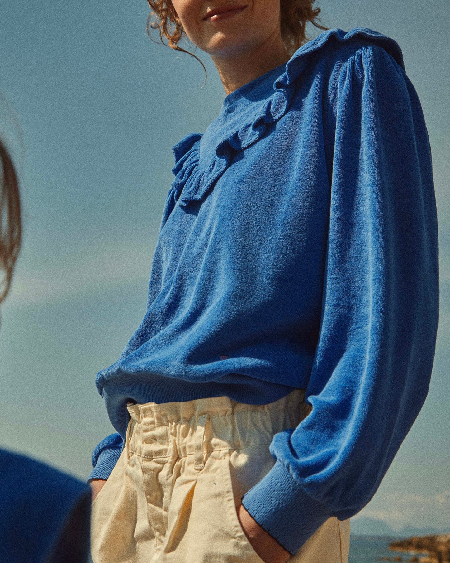 Sweatshirt éponge volanté céleste