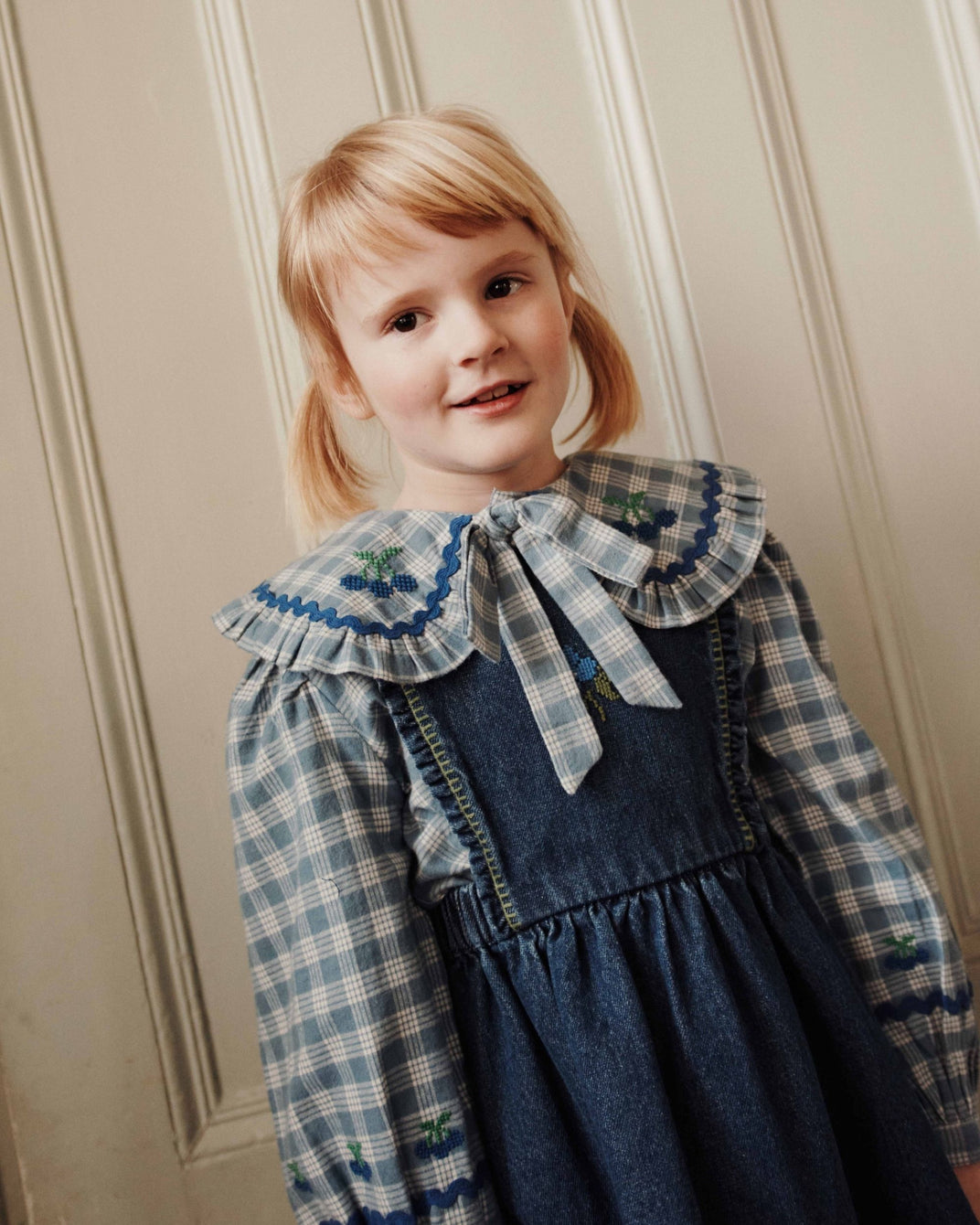 Robe tablier - Brodée denim bleu