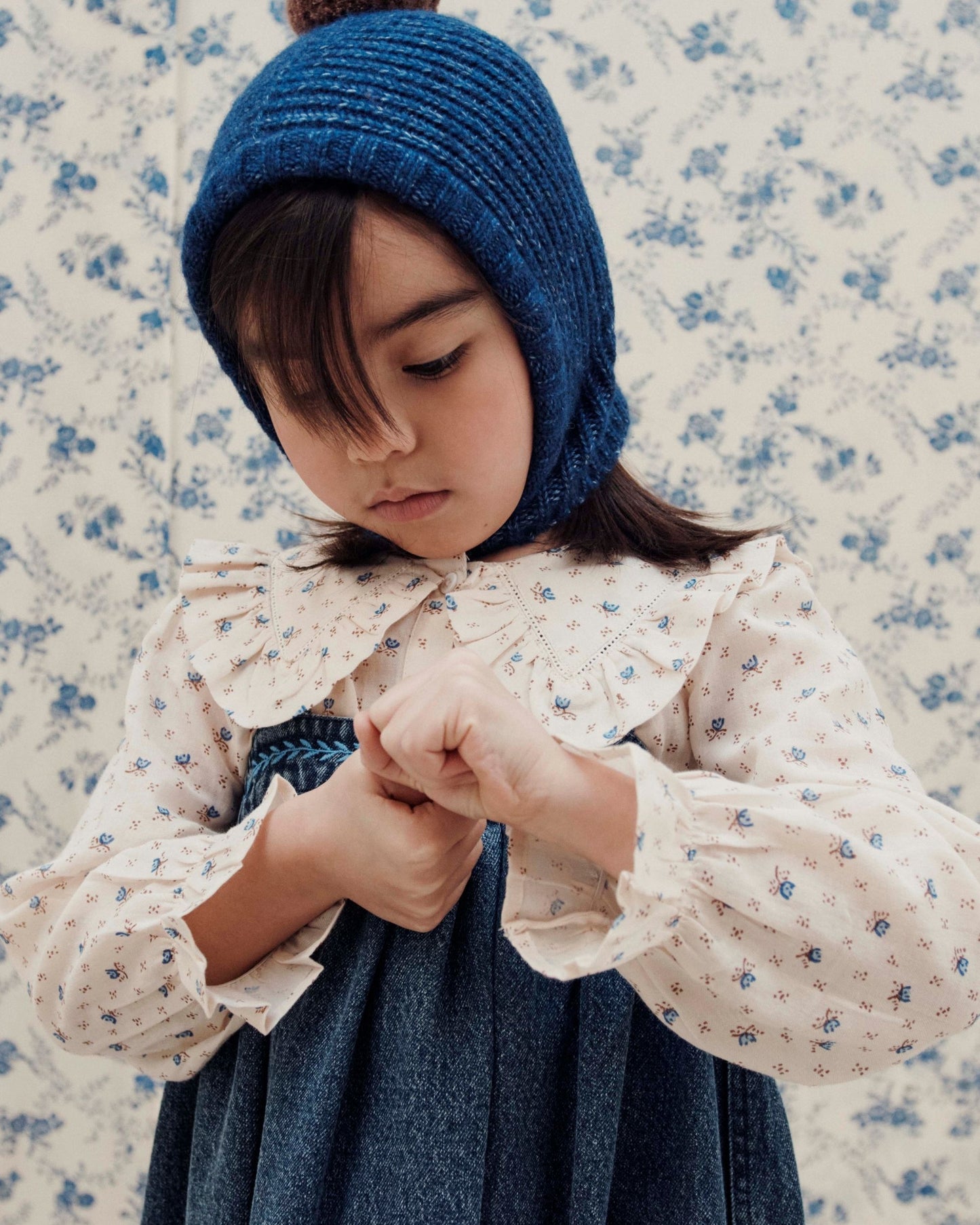 Blouse écrue à fleurs bleues