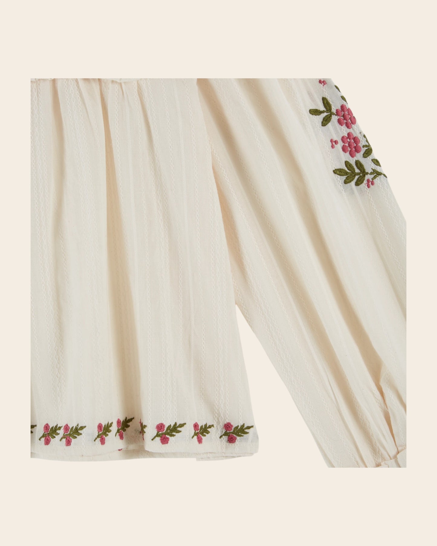 Blouse brodée à fleurs écru