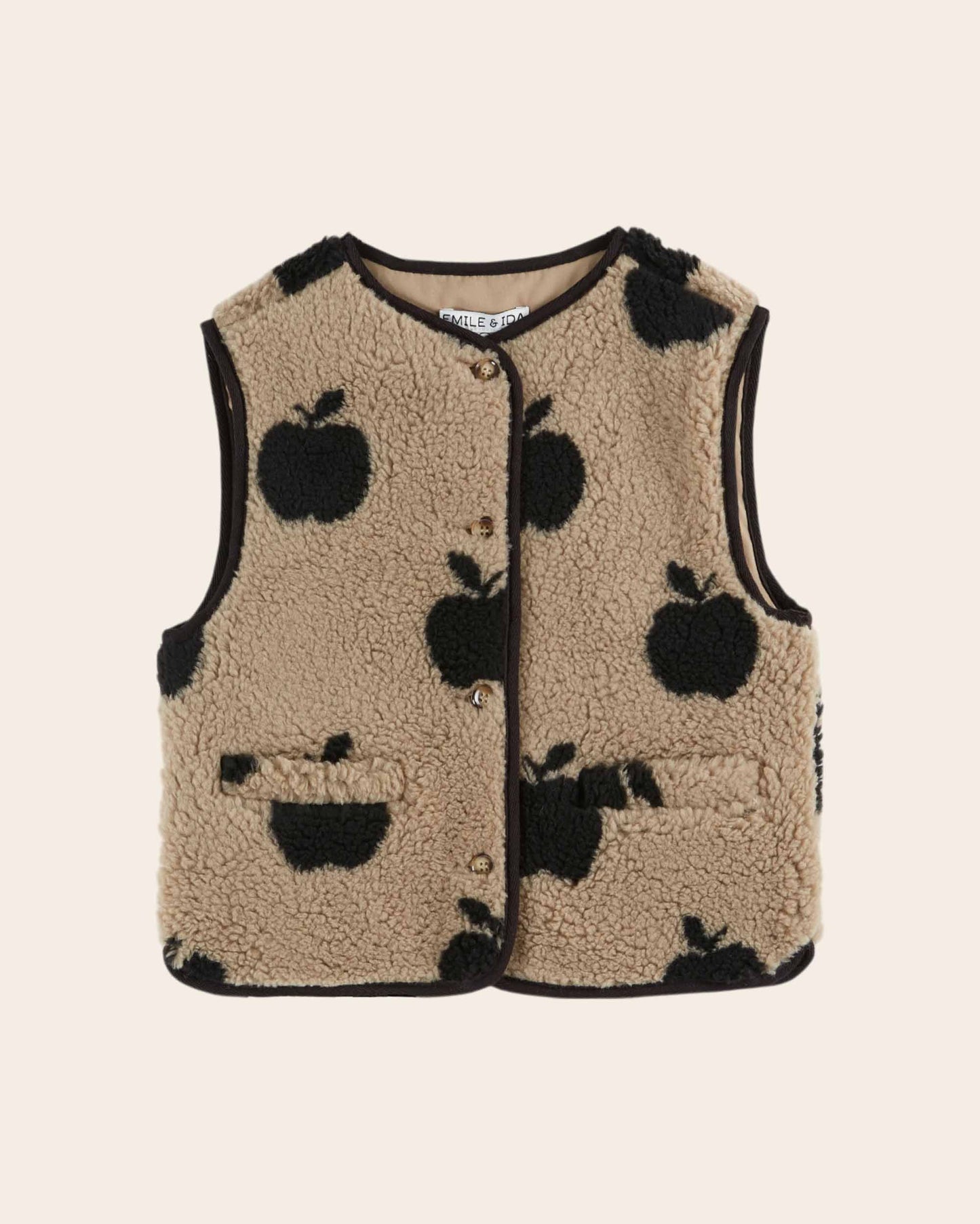 apple sleeveless jacket
