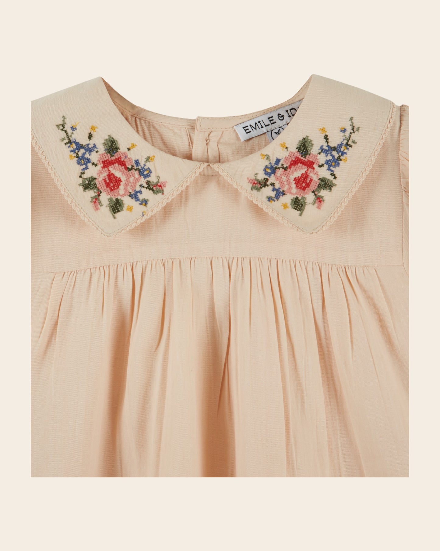 Robe - Brodée point de croix beige