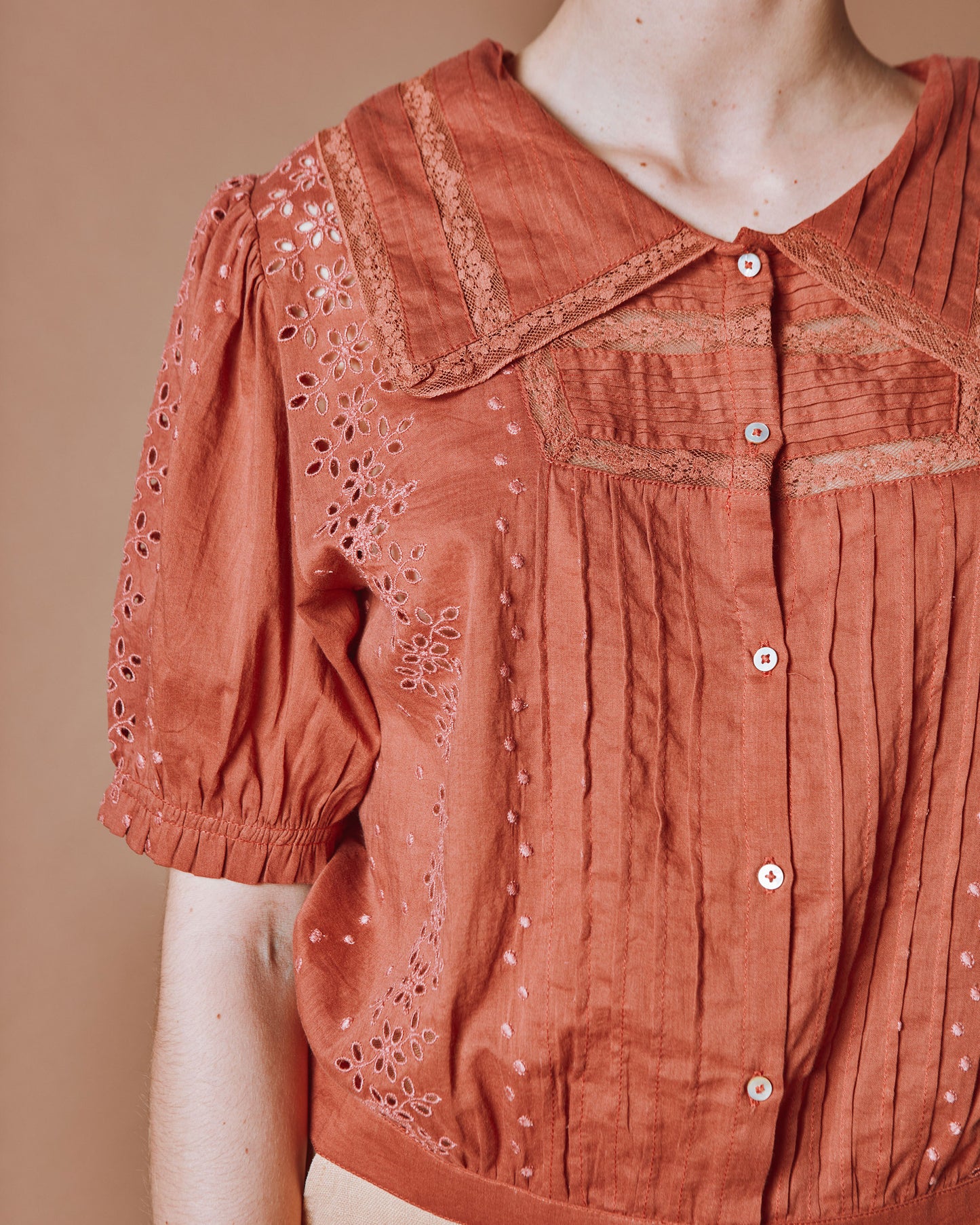 Blouse - Brodée dentelle sienne