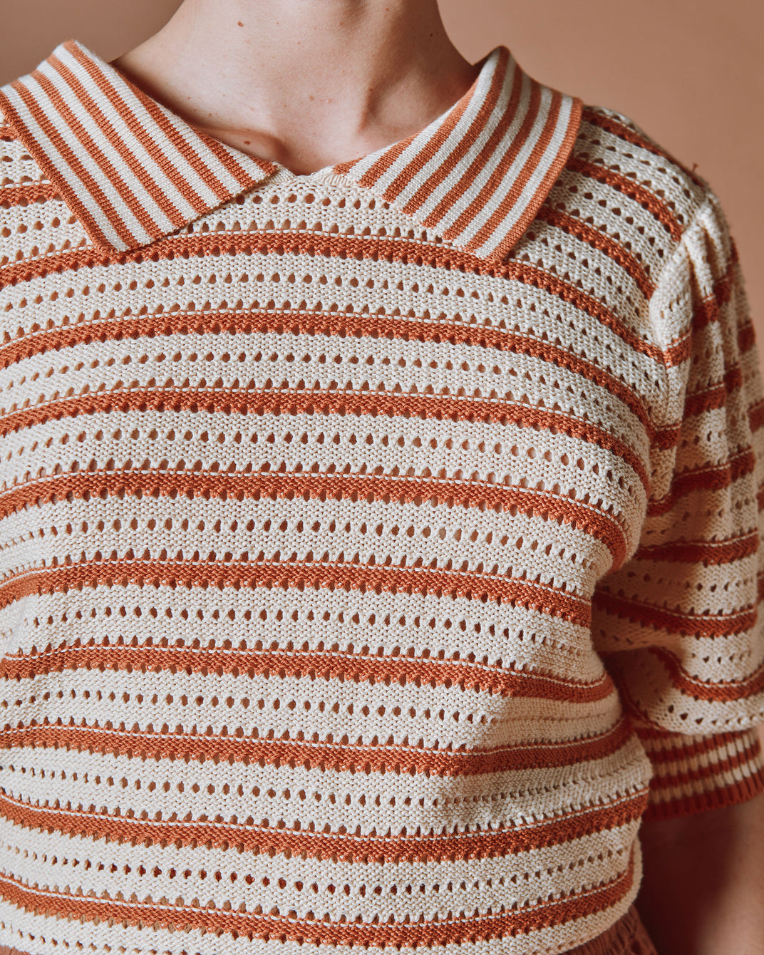 Polo - Ajouré rayé écru et marron