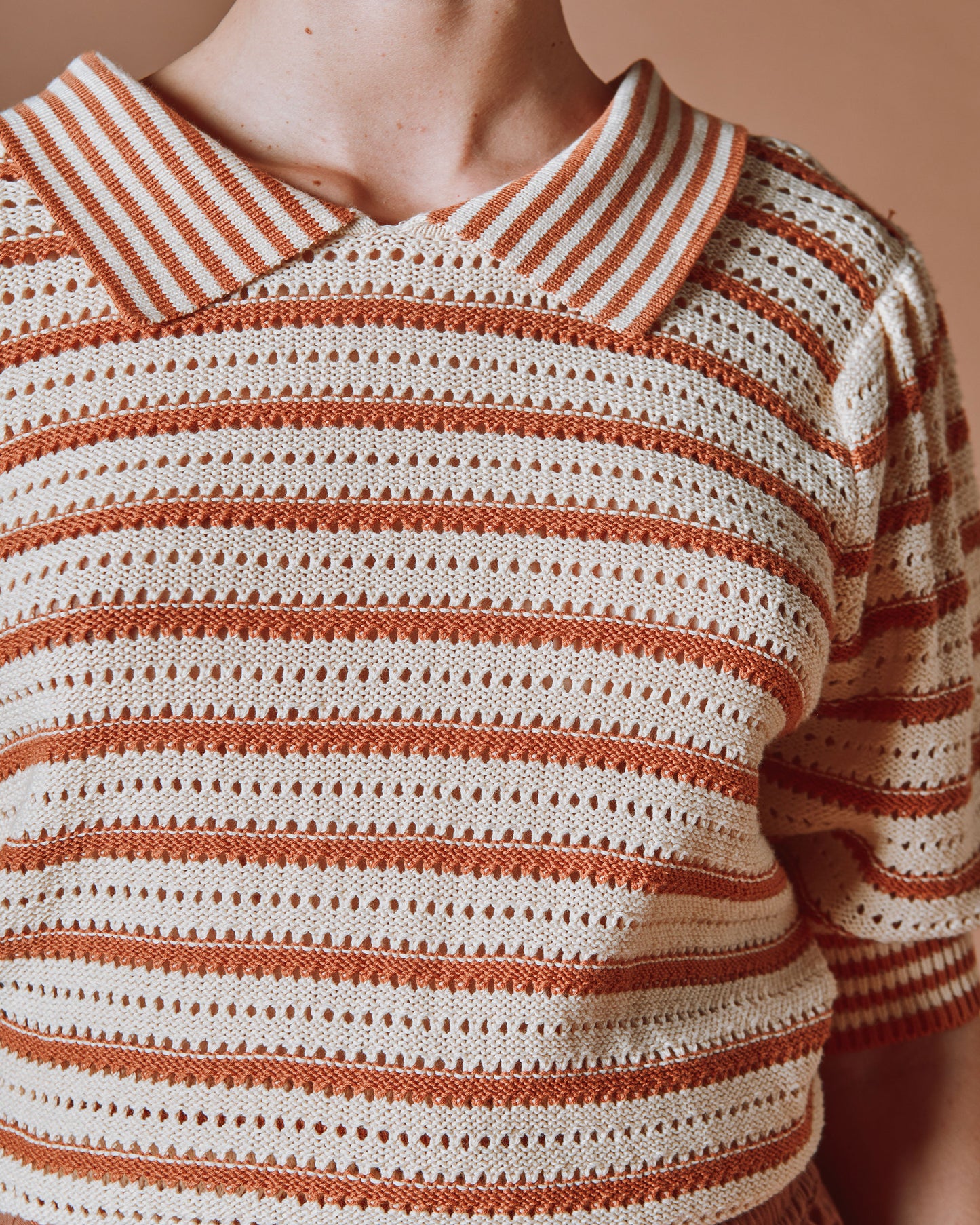 Polo - Ajouré rayé écru et marron