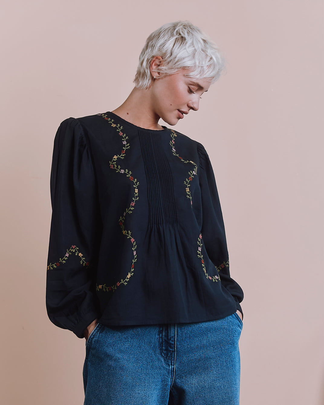 Blouse - Brodée point de croix noir