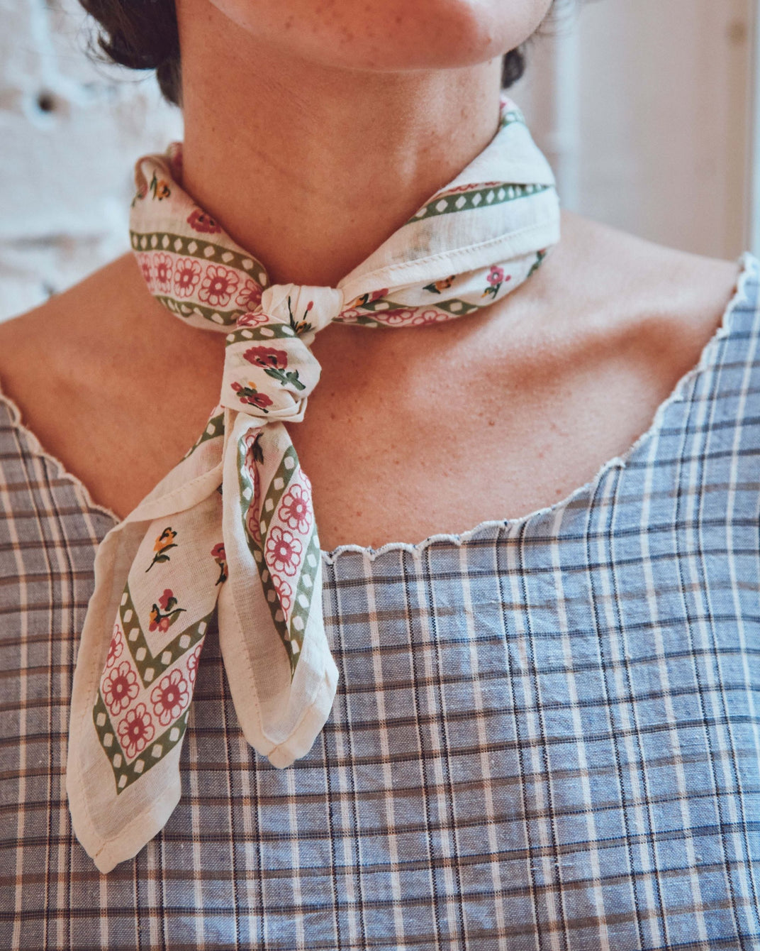 Floresco floral scarf 50 x 50 cm