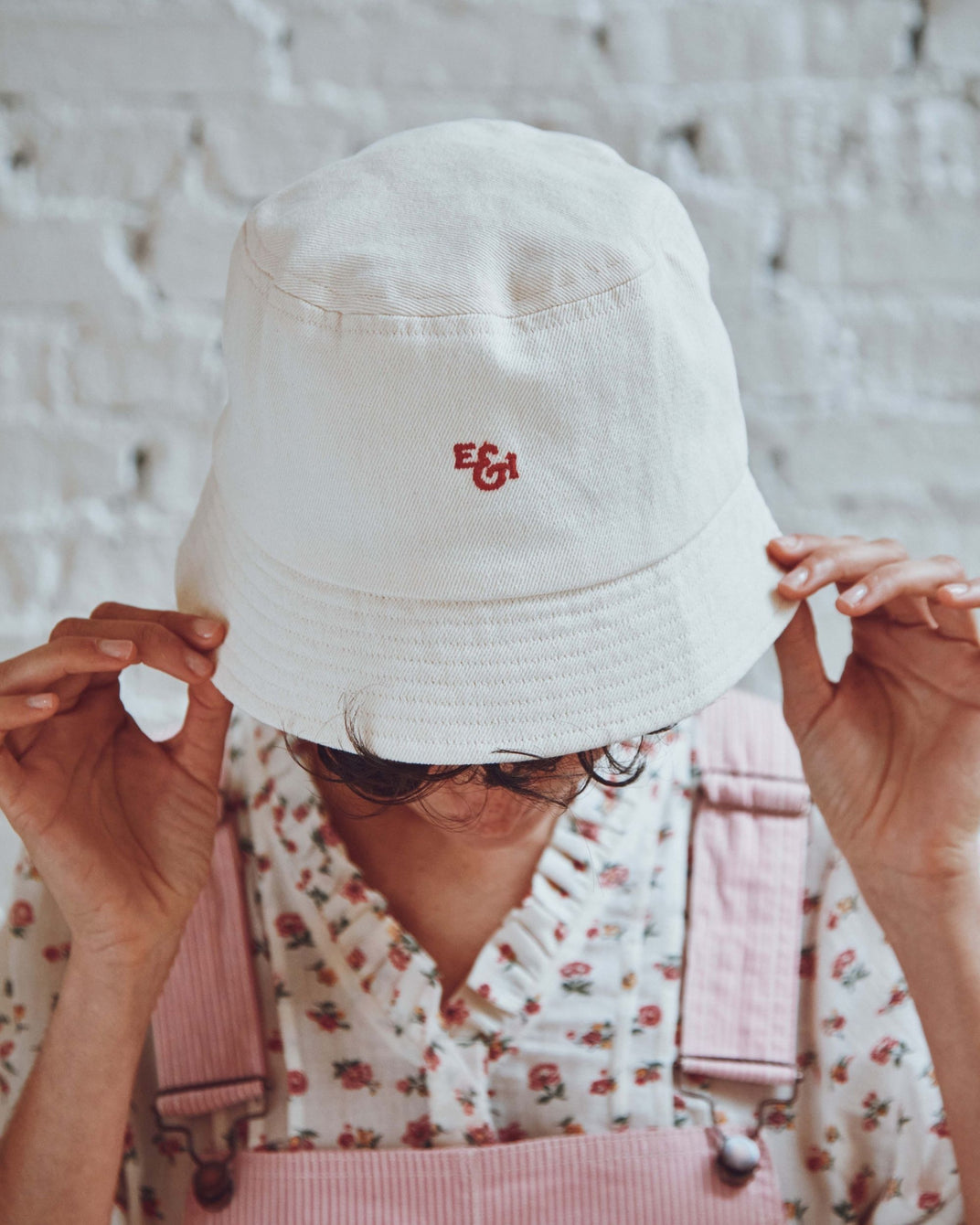 Women's ecru bob