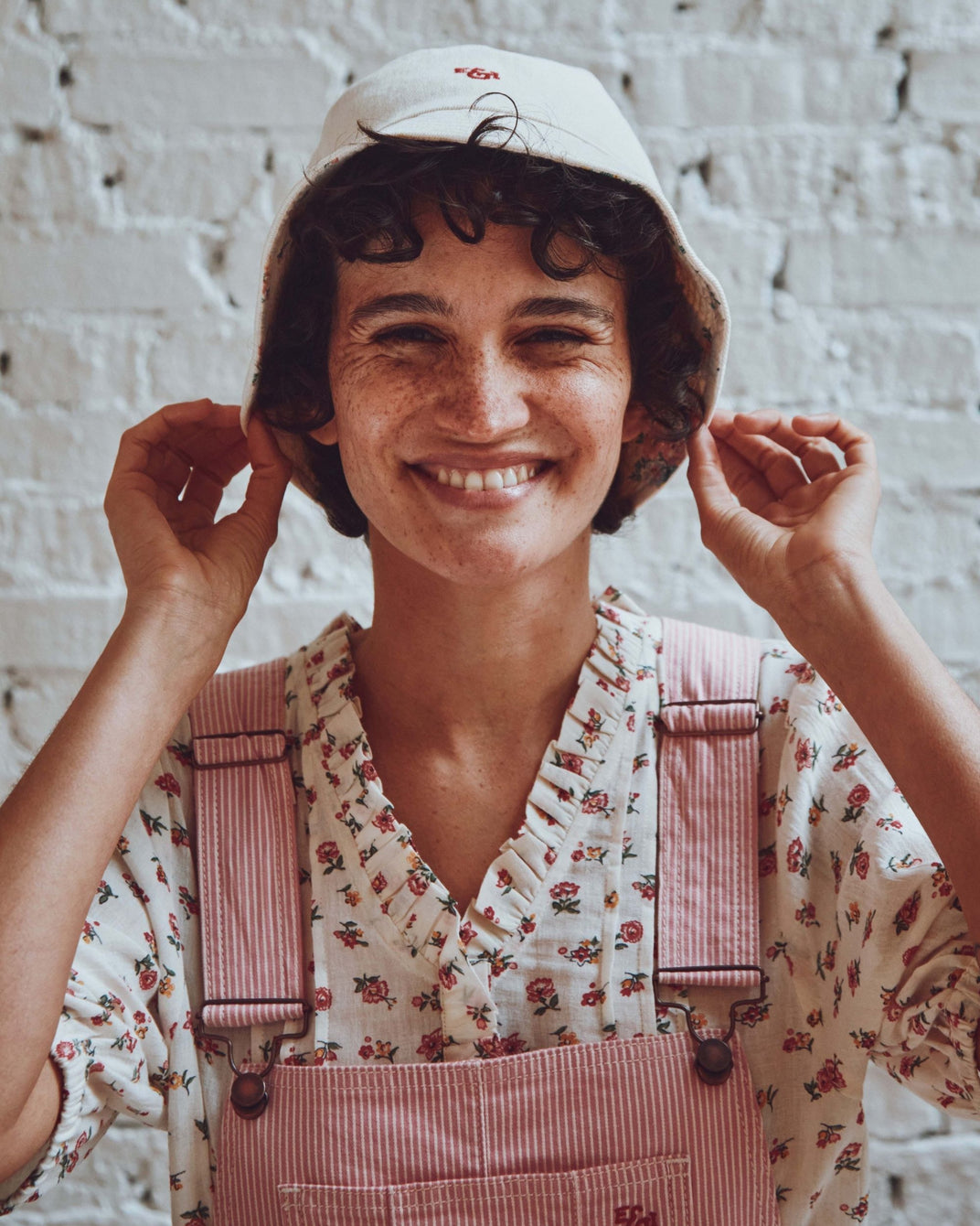 Women's ecru bob