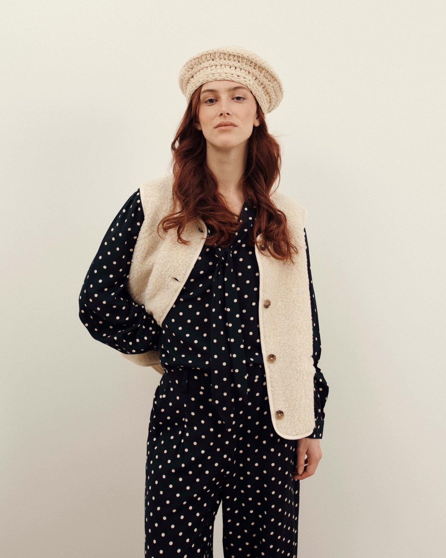 black polka dot collar blouse