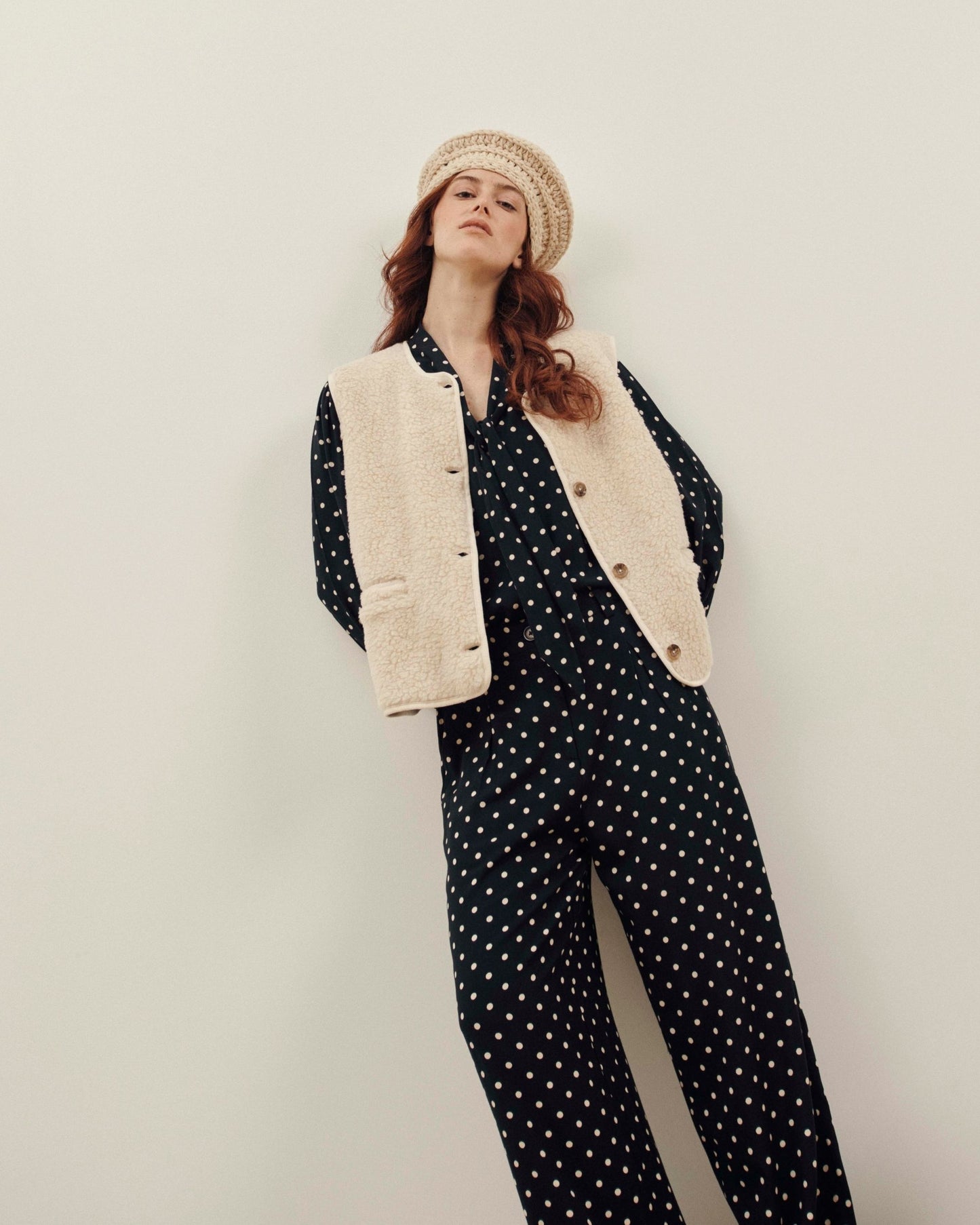 black polka dot collar blouse